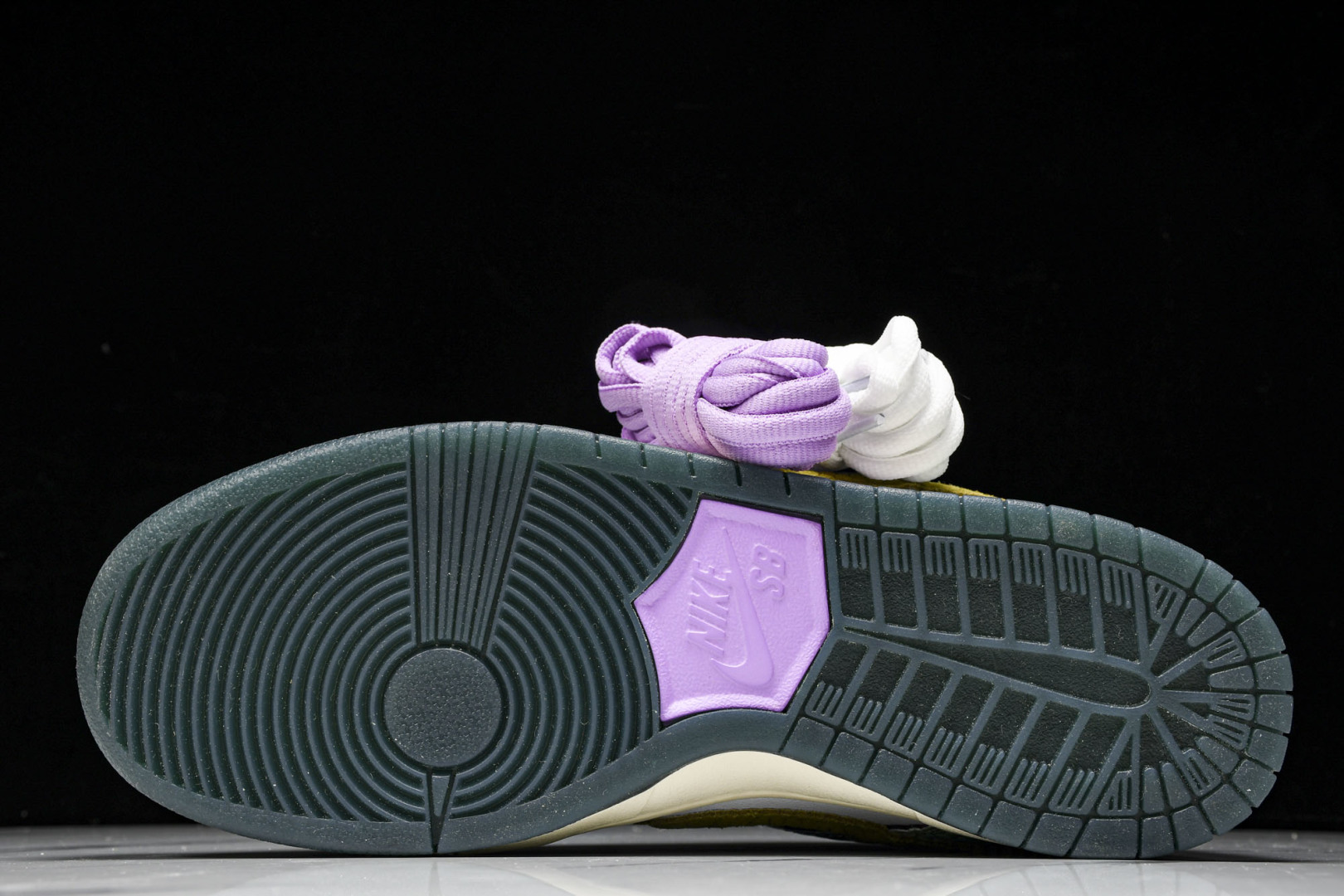 Dunk纯原 尺码40-48.5

纯原版出品-NK SB Dunk Low Alexis Sablon