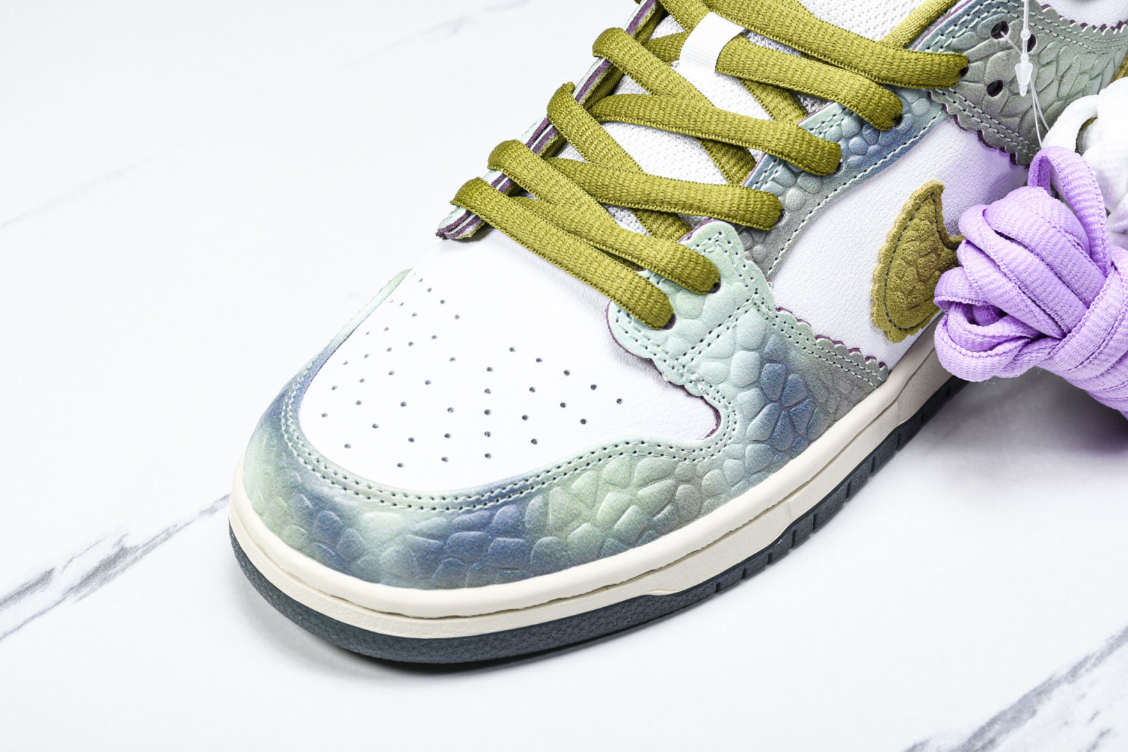 Dunk纯原 尺码40-48.5

纯原版出品-NK SB Dunk Low Alexis Sablon