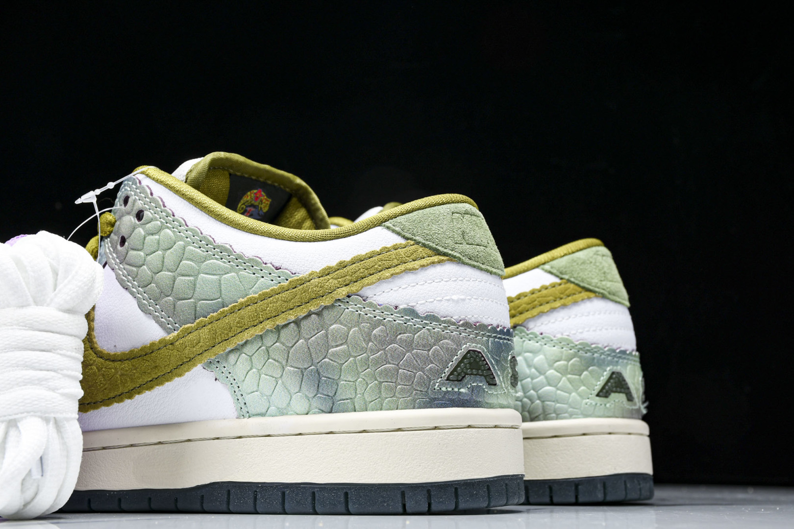 Dunk纯原 尺码40-48.5

纯原版出品-NK SB Dunk Low Alexis Sablon