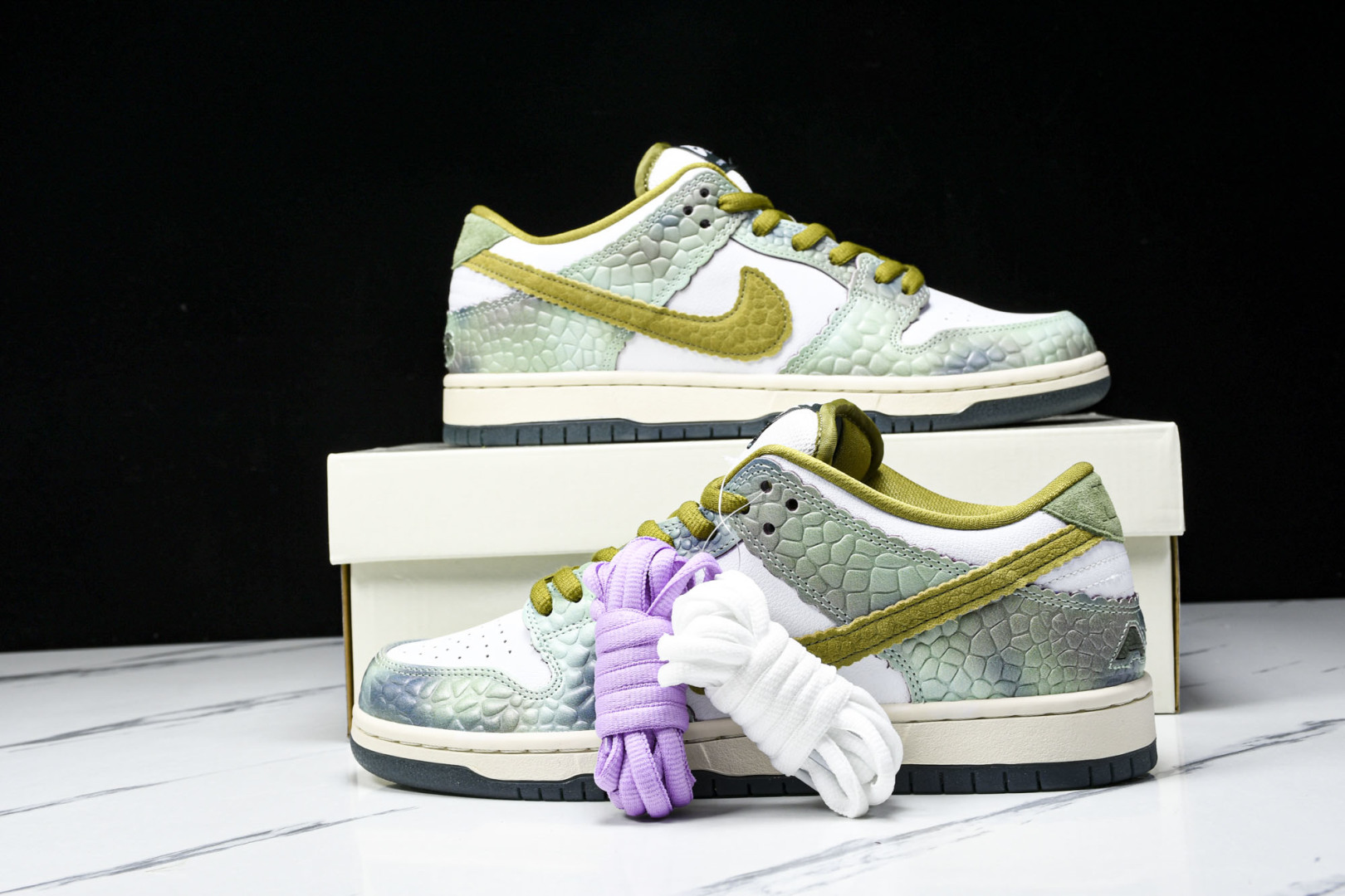 Dunk纯原 尺码40-48.5

纯原版出品-NK SB Dunk Low Alexis Sablon