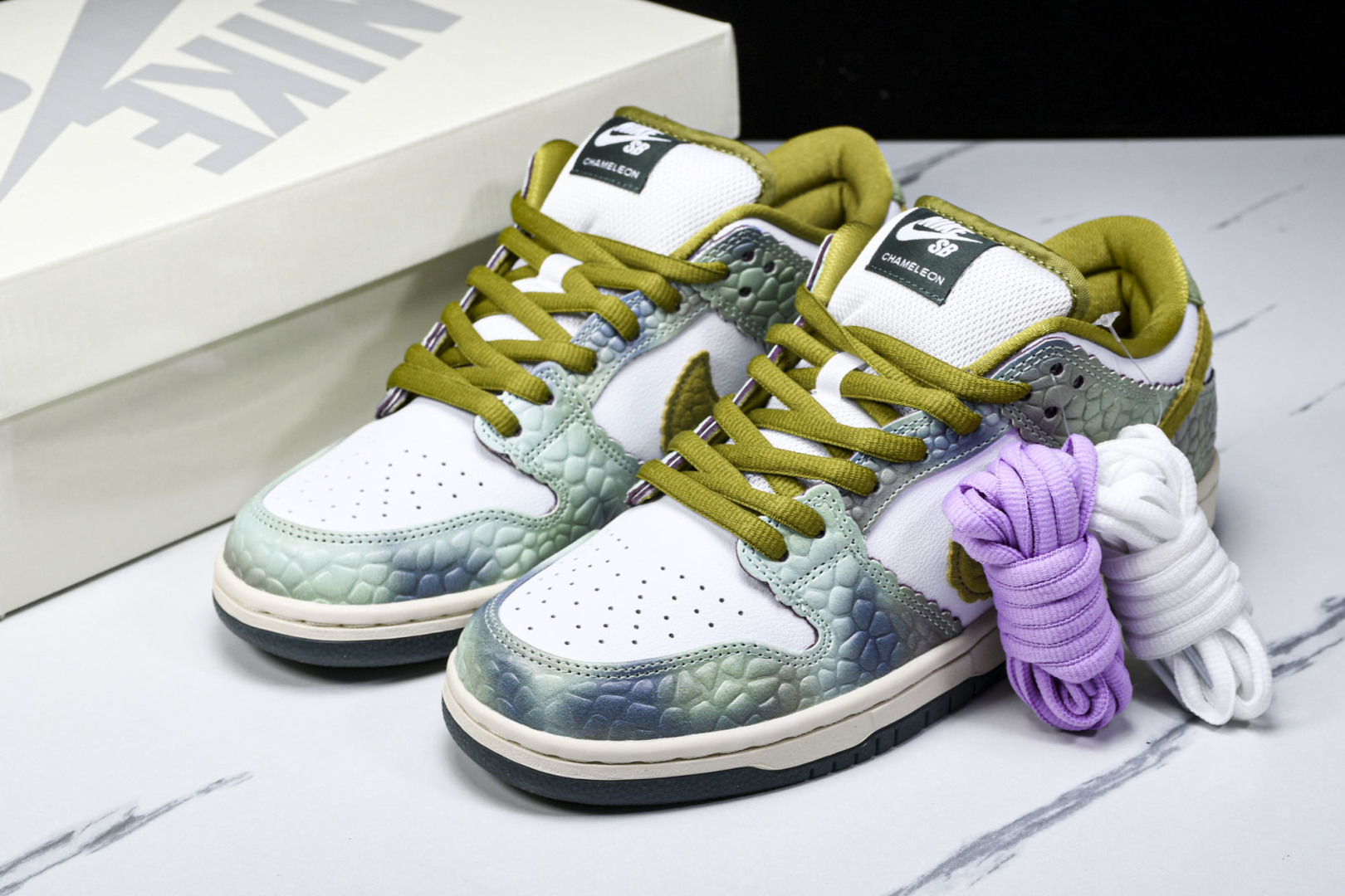 Dunk纯原 尺码40-48.5

纯原版出品-NK SB Dunk Low Alexis Sablon