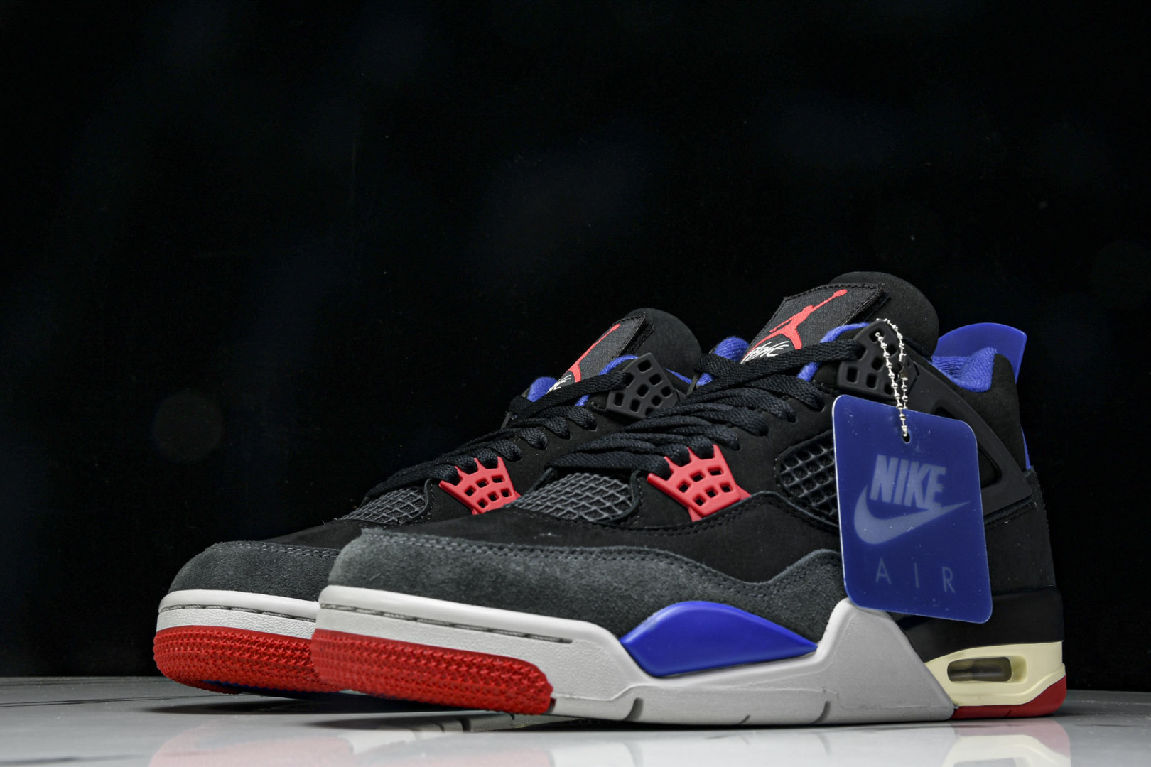 AJ4黑蓝 尺码40-47.5

纯原版出品-Air Jordan 4 Retro Rare Air 稀