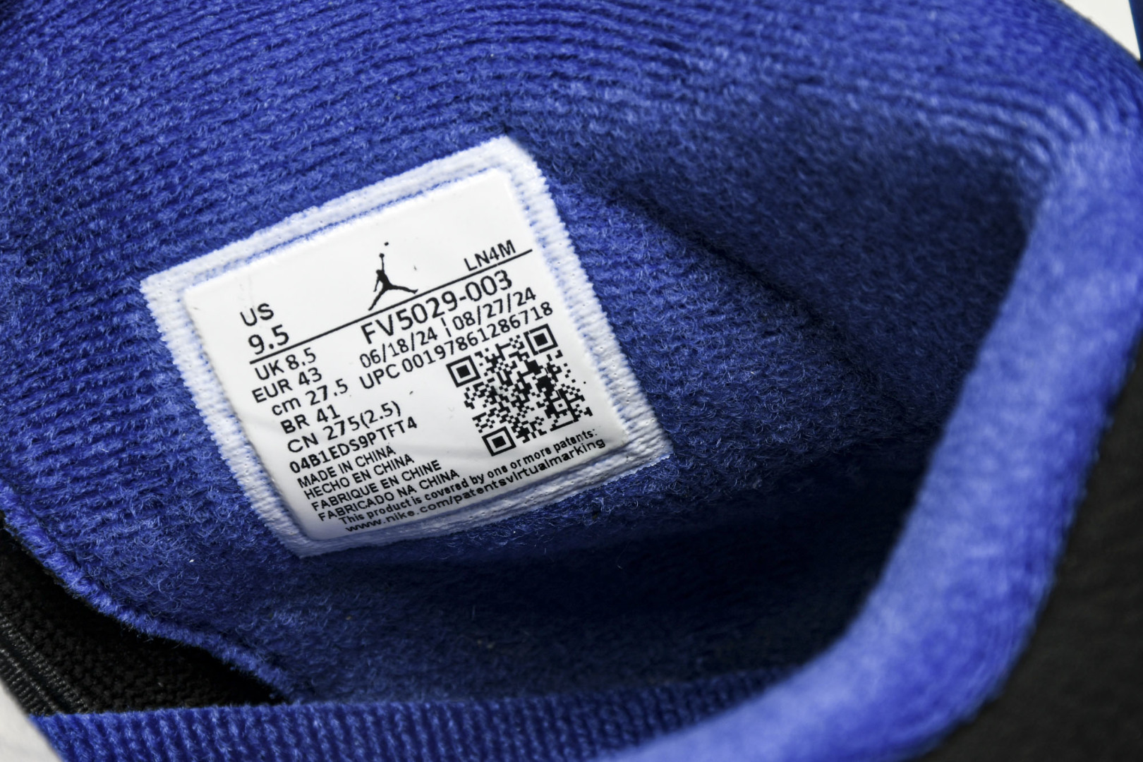 AJ4黑蓝 尺码40-47.5

纯原版出品-Air Jordan 4 Retro Rare Air 稀