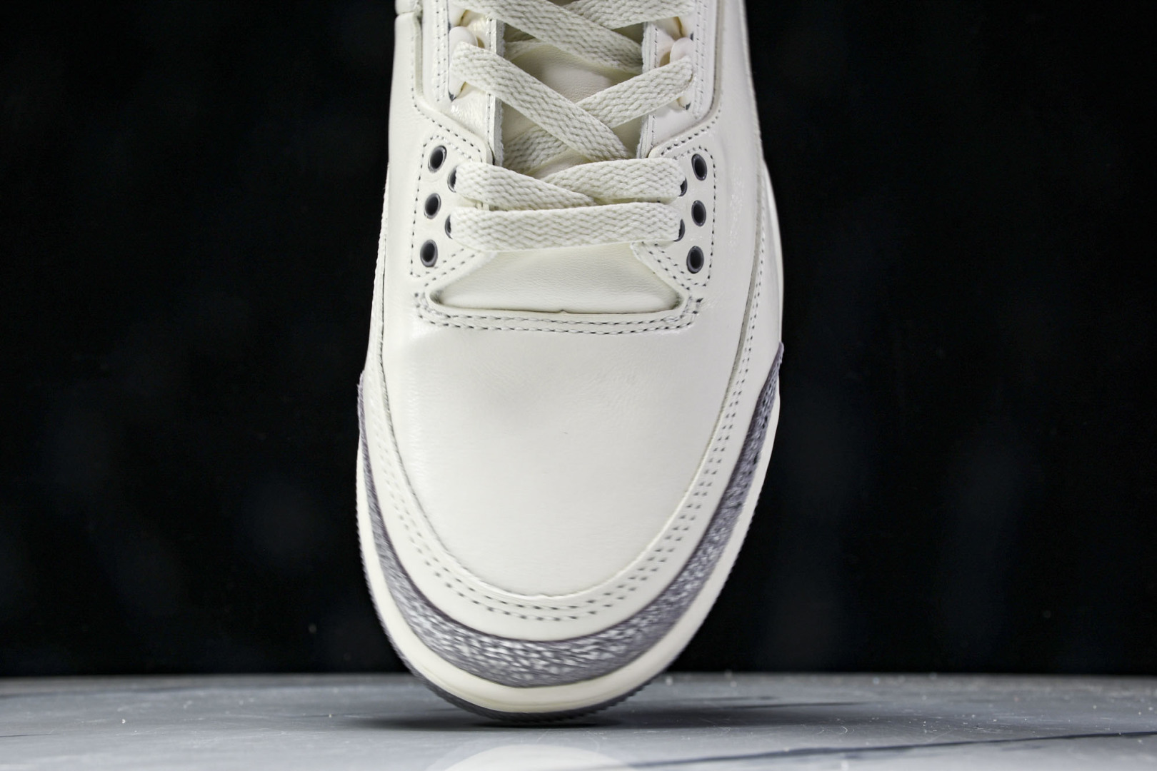 AJ3 尺码36-47.5

纯原版出品-WMNS Air Jordan 3 Retro Sail Ce