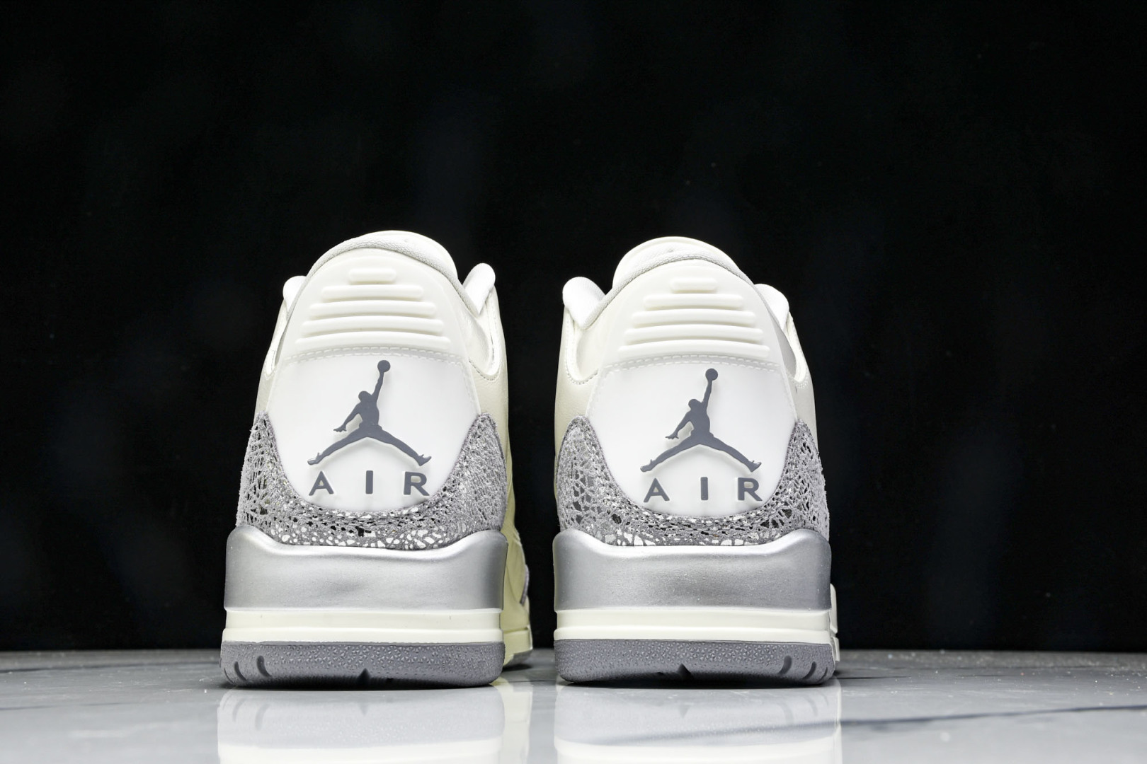 AJ3 尺码36-47.5

纯原版出品-WMNS Air Jordan 3 Retro Sail Ce