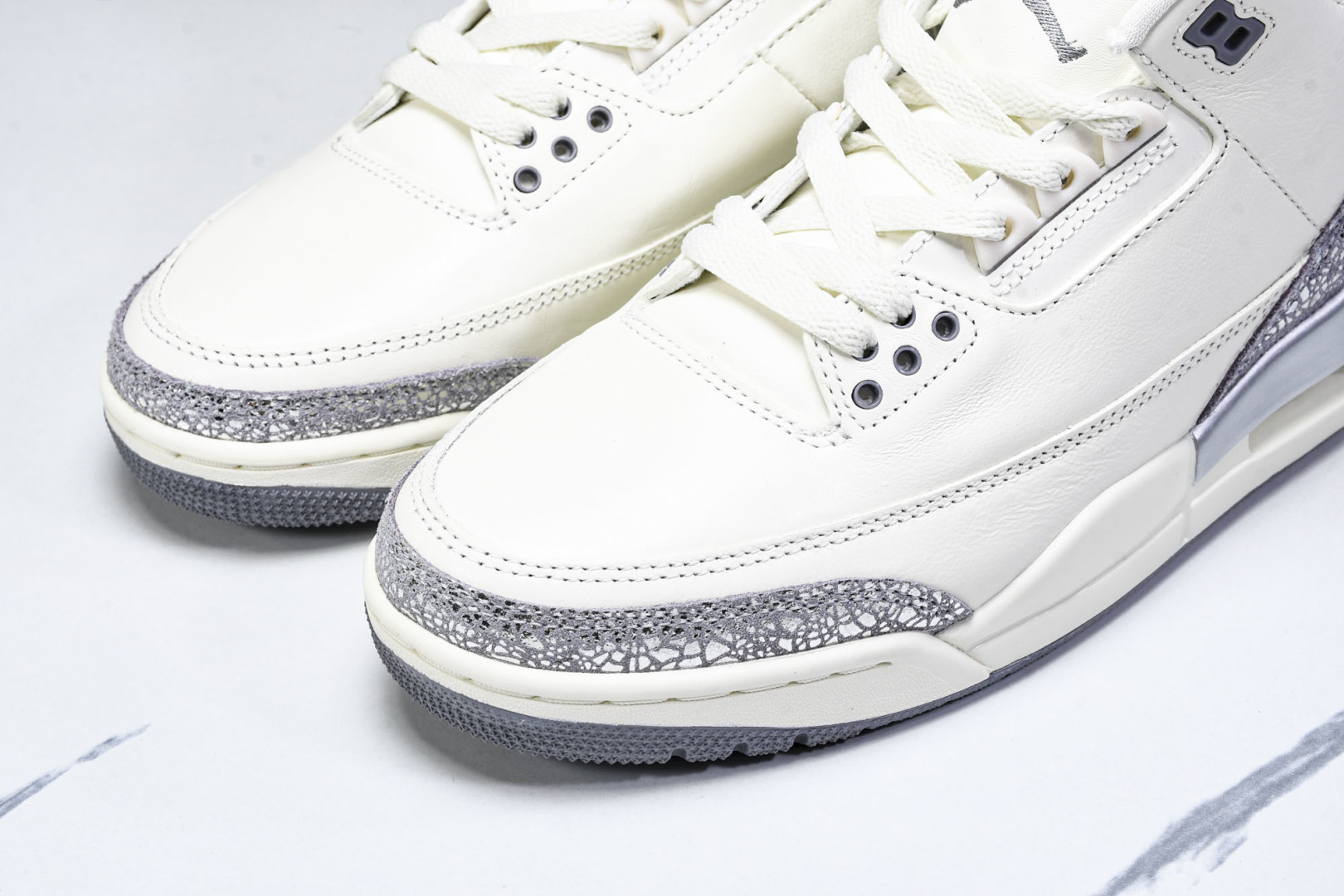 AJ3 尺码36-47.5

纯原版出品-WMNS Air Jordan 3 Retro Sail Ce