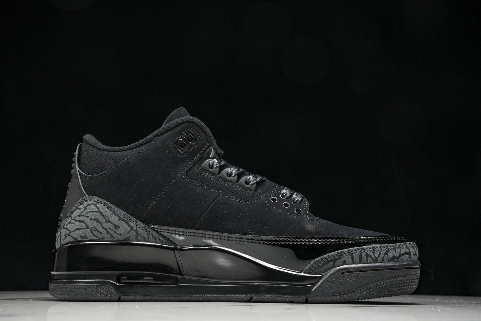 AJ3黑 尺码40-47.5

纯原版出品-Air Jordan 3 Retro Black Cat 黑