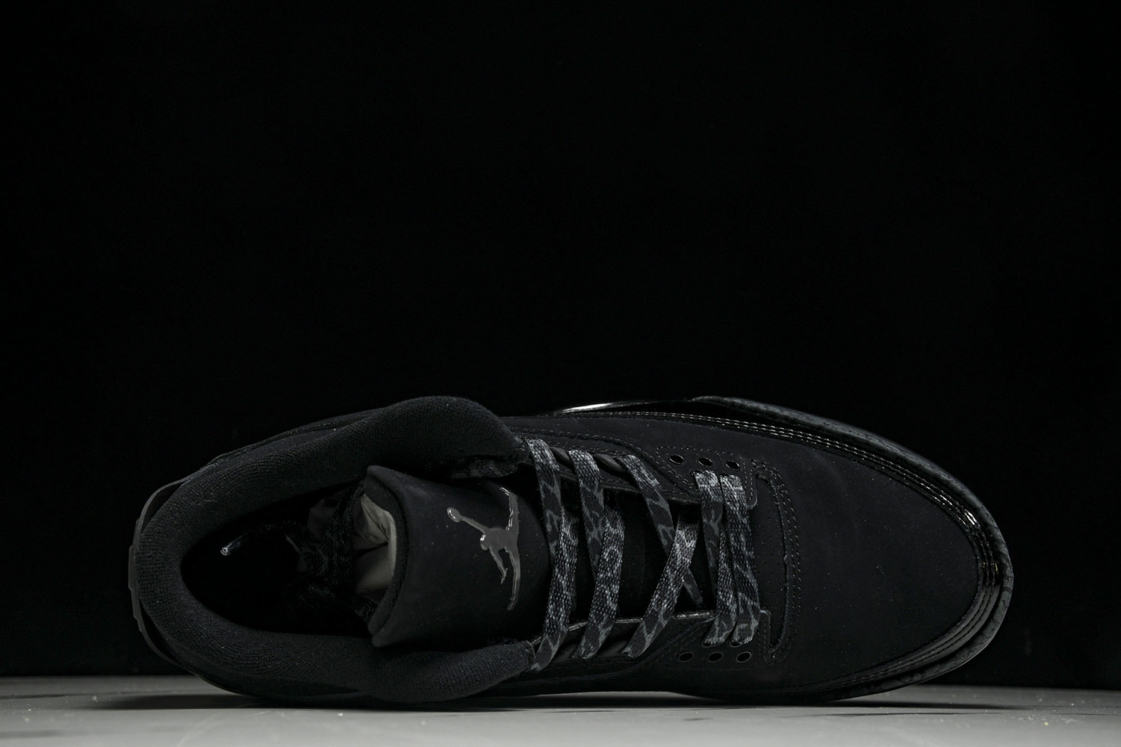 AJ3黑 尺码40-47.5

纯原版出品-Air Jordan 3 Retro Black Cat 黑