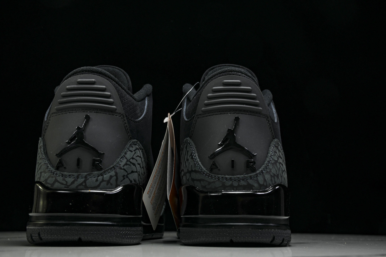 AJ3黑 尺码40-47.5

纯原版出品-Air Jordan 3 Retro Black Cat 黑