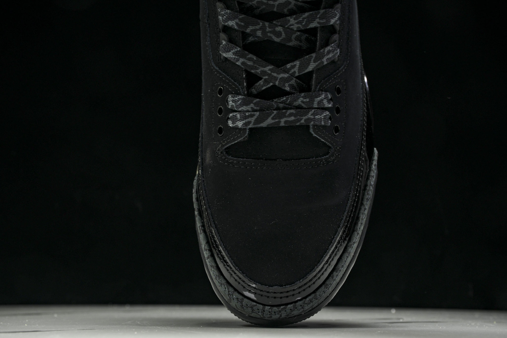 AJ3黑 尺码40-47.5

纯原版出品-Air Jordan 3 Retro Black Cat 黑