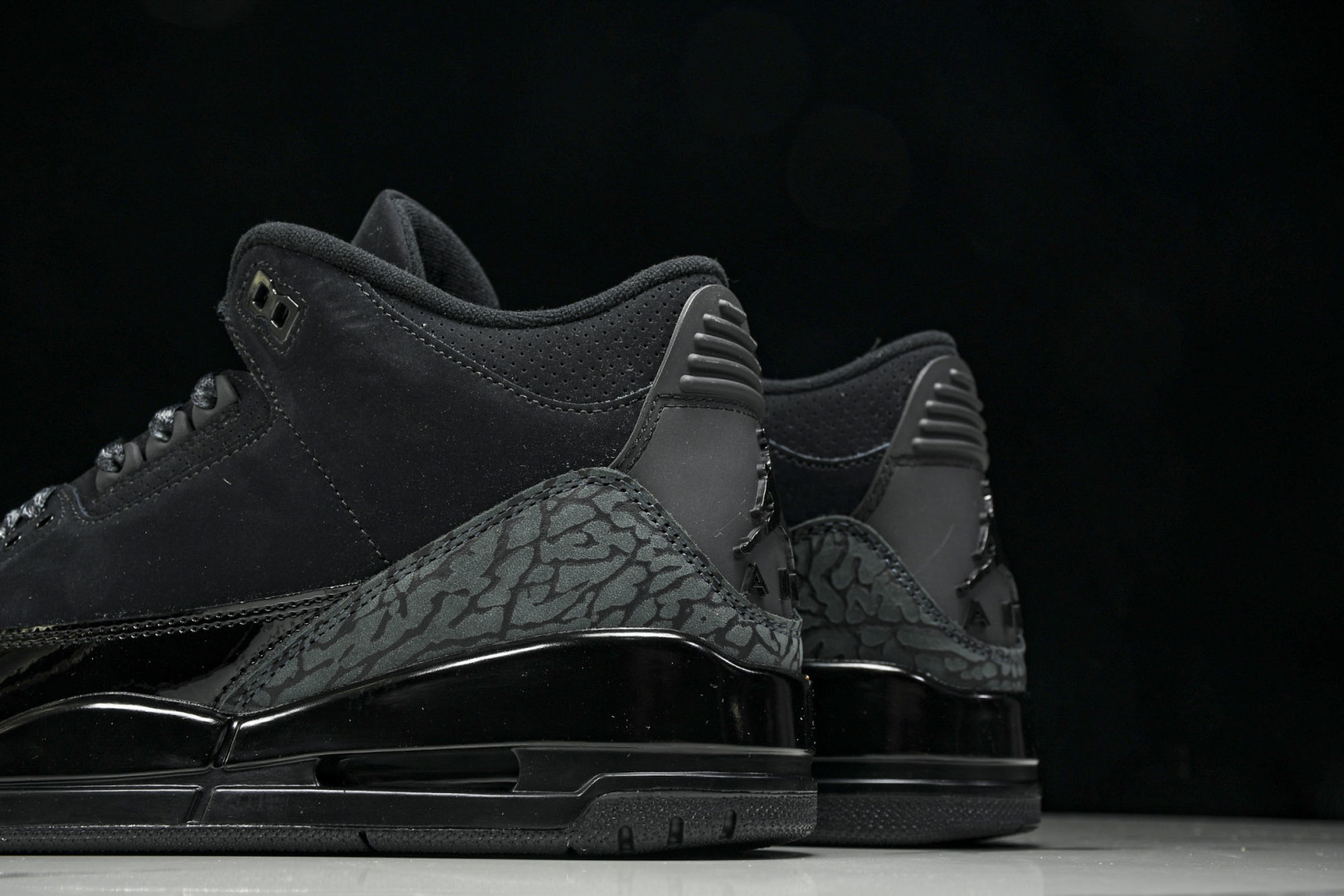 AJ3黑 尺码40-47.5

纯原版出品-Air Jordan 3 Retro Black Cat 黑