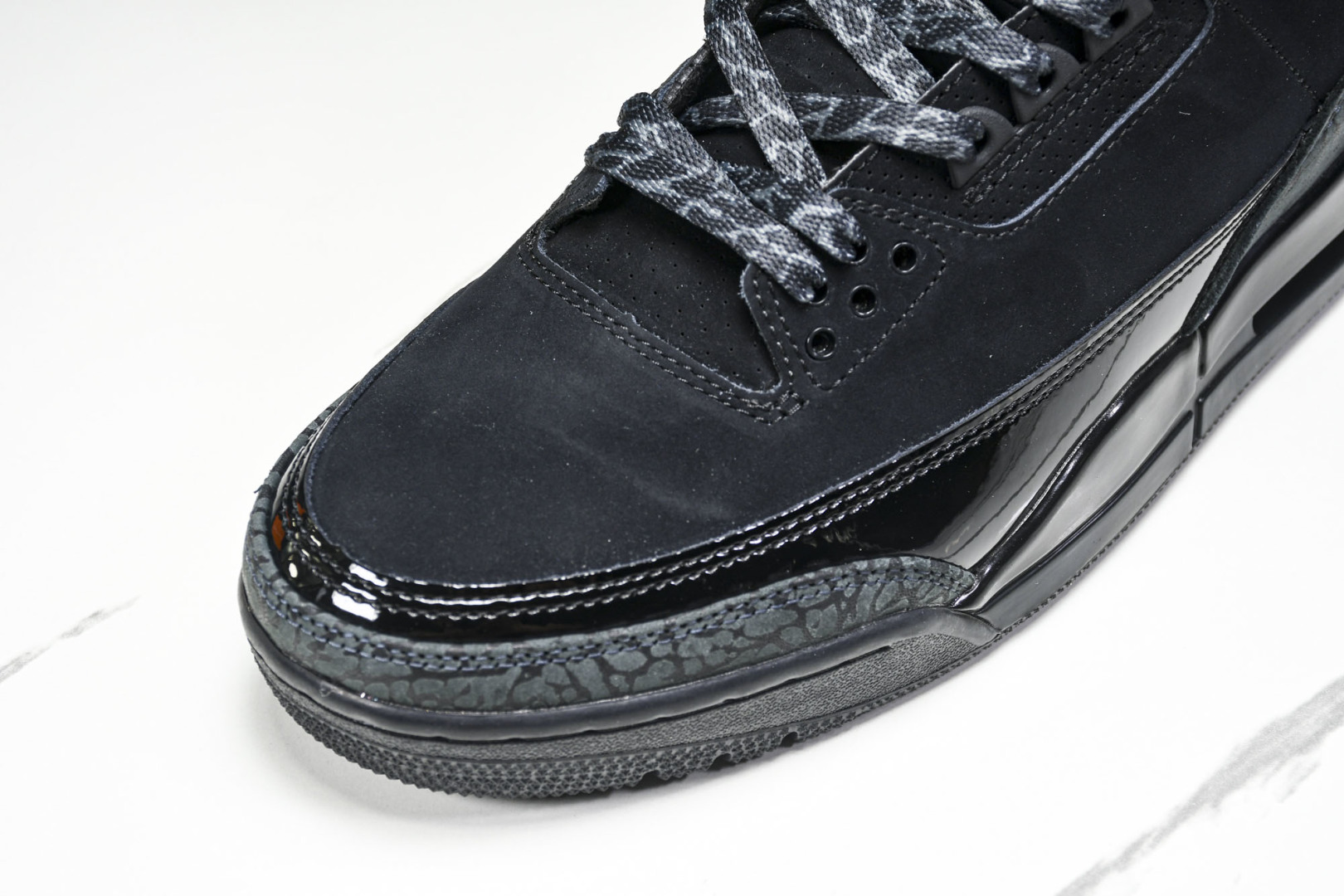 AJ3黑 尺码40-47.5

纯原版出品-Air Jordan 3 Retro Black Cat 黑