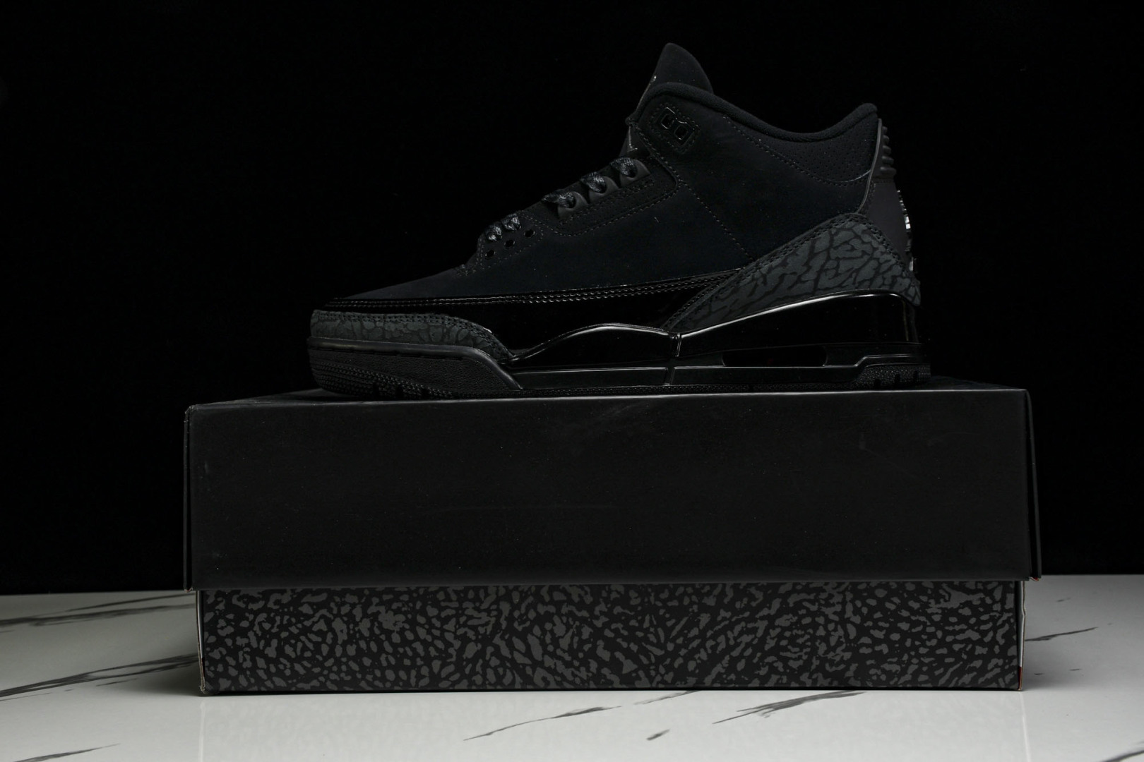 AJ3黑 尺码40-47.5

纯原版出品-Air Jordan 3 Retro Black Cat 黑