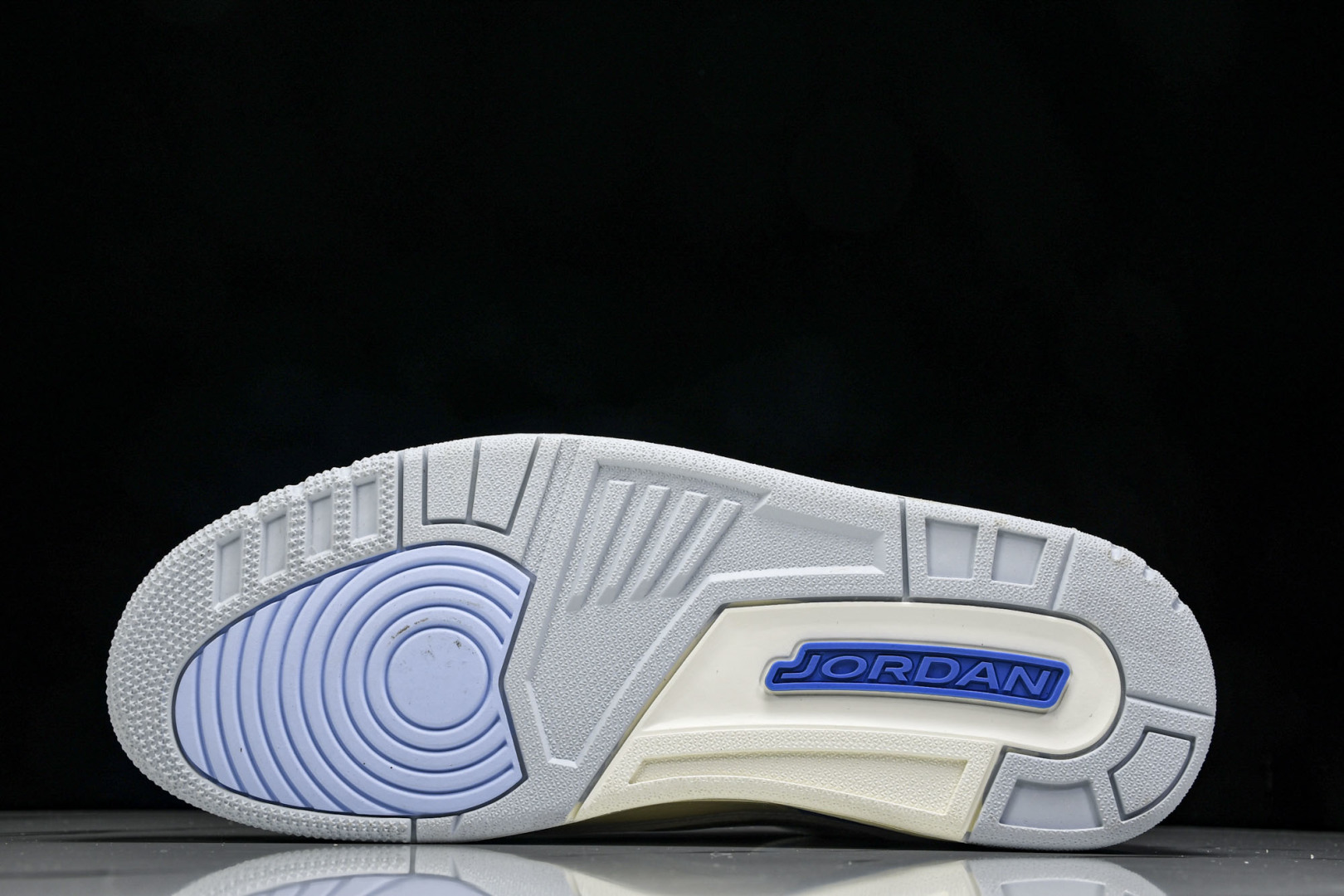 AJ3白蓝 尺码40-48.5

纯原出品-Air Jordan 3 Retro Lucky Short