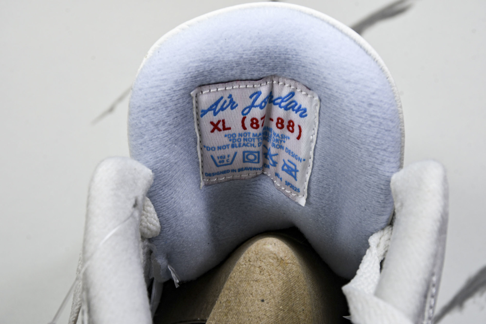 AJ3白蓝 尺码40-48.5

纯原出品-Air Jordan 3 Retro Lucky Short