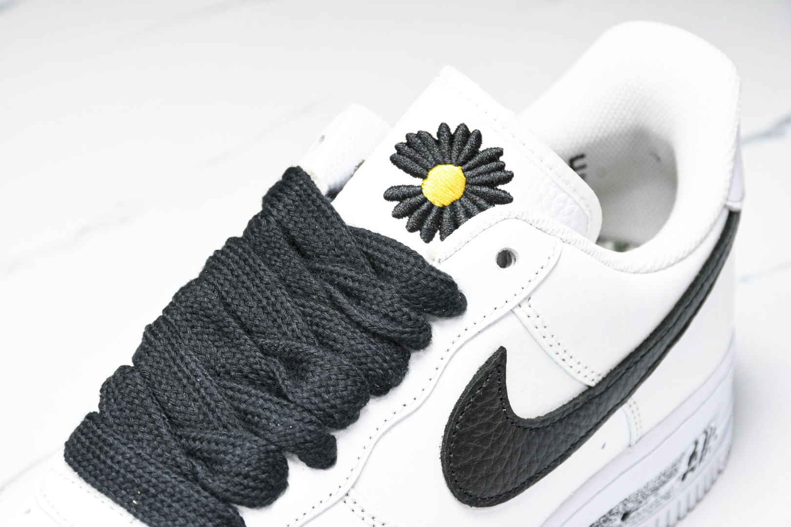 AF1权志龙2.0白 尺码：36-47.5

纯原-PEACEMINUSONE x Nk Air For