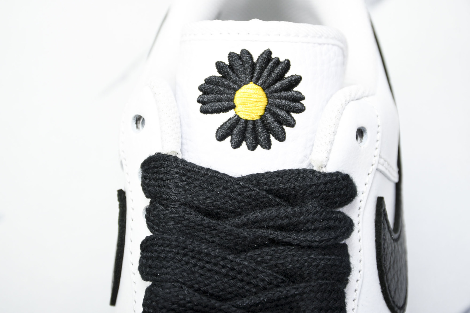 AF1权志龙2.0白 尺码：36-47.5

纯原-PEACEMINUSONE x Nk Air For