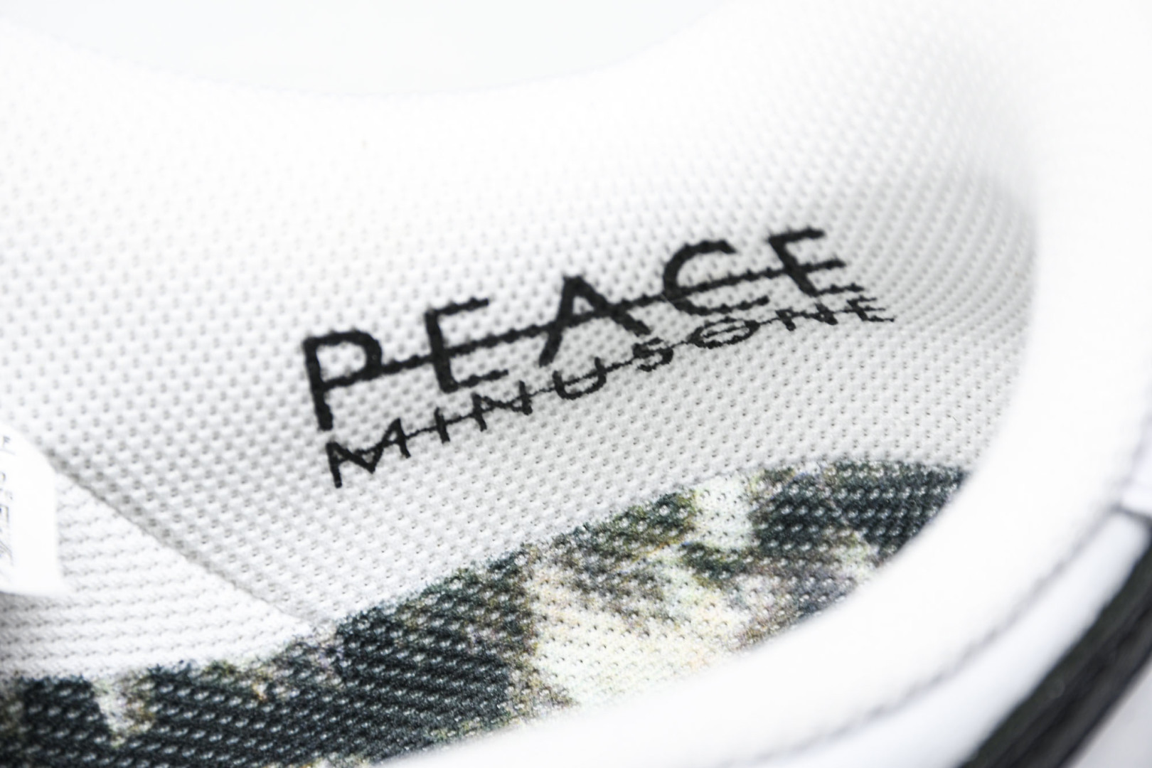 AF1权志龙2.0白 尺码：36-47.5

纯原-PEACEMINUSONE x Nk Air For