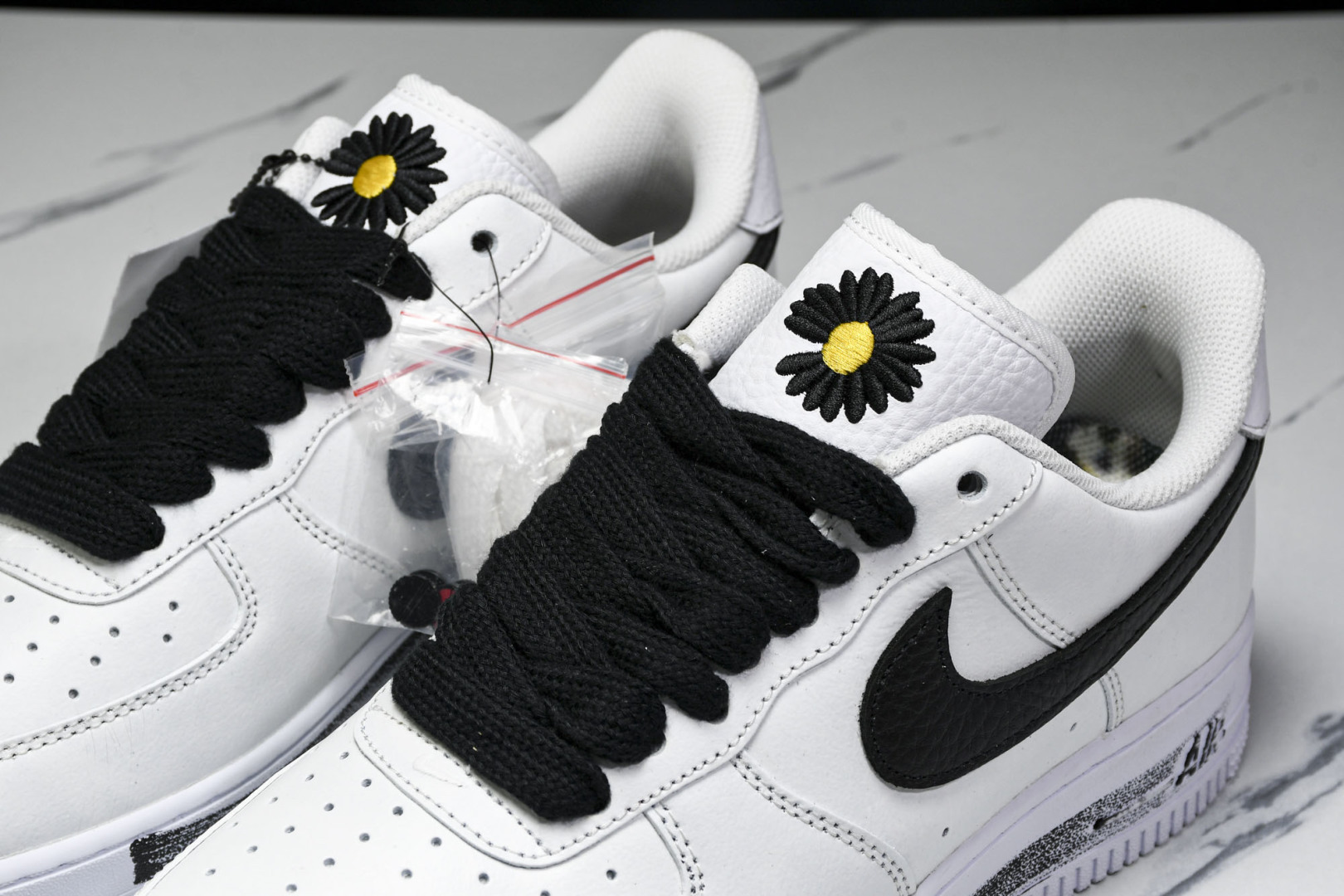 AF1权志龙2.0白 尺码：36-47.5

纯原-PEACEMINUSONE x Nk Air For