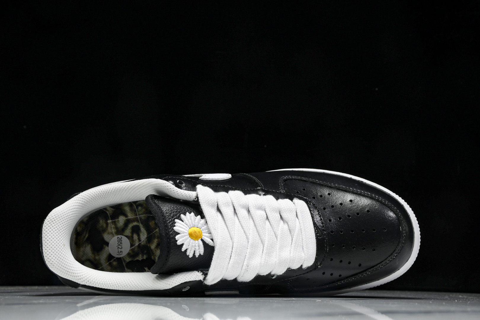 小雏菊 权志龙黑色 尺码：36-47.5

纯原出品-PEACEMINUSONE x AF1 权志龙小雏