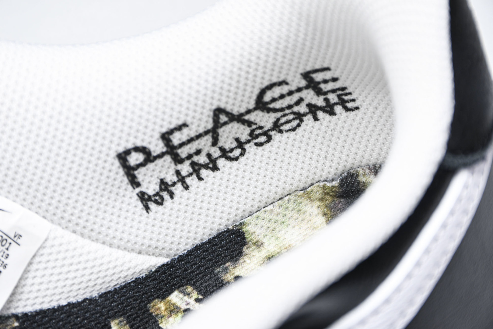小雏菊 权志龙黑色 尺码：36-47.5

纯原出品-PEACEMINUSONE x AF1 权志龙小雏