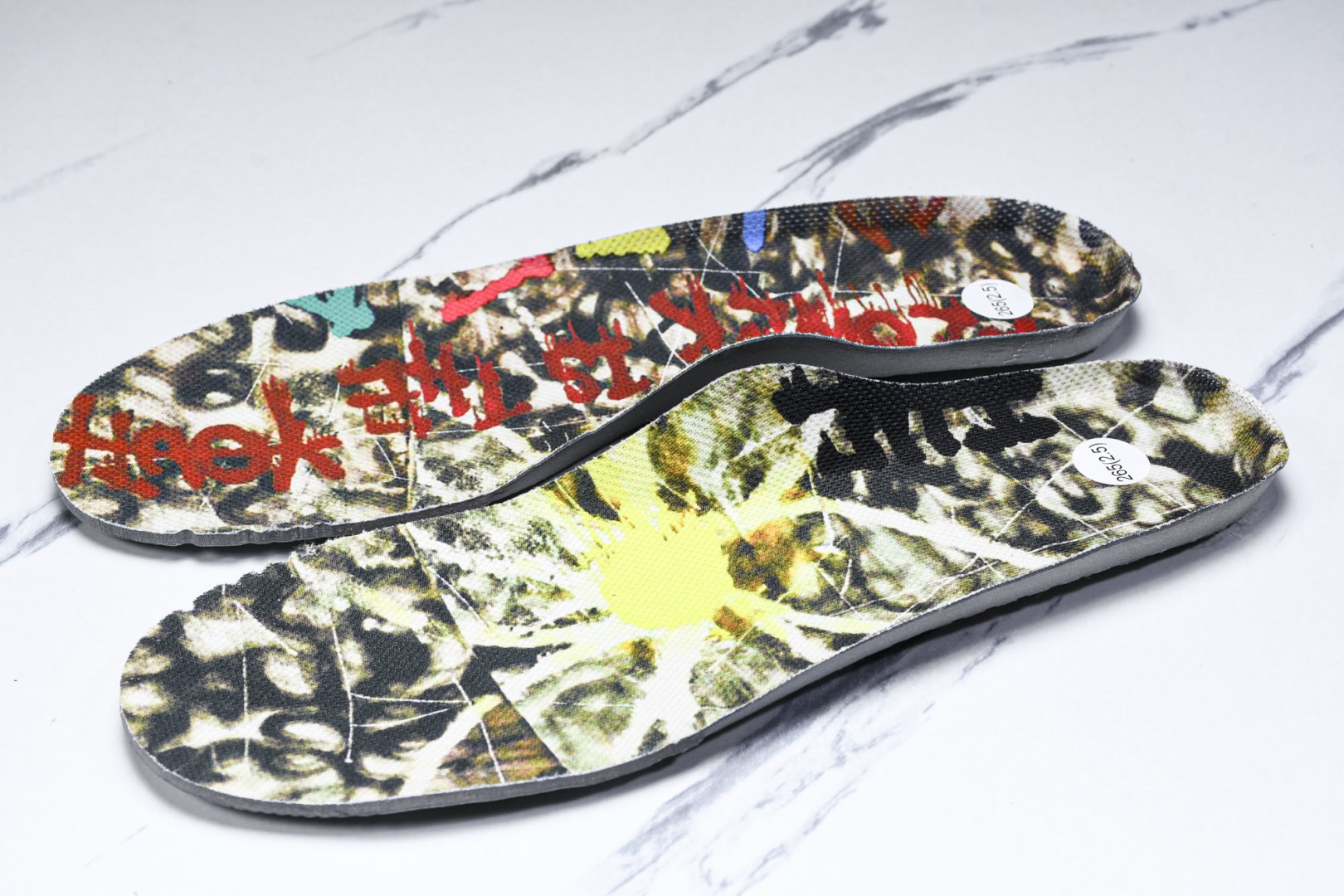 小雏菊 权志龙黑色 尺码：36-47.5

纯原出品-PEACEMINUSONE x AF1 权志龙小雏