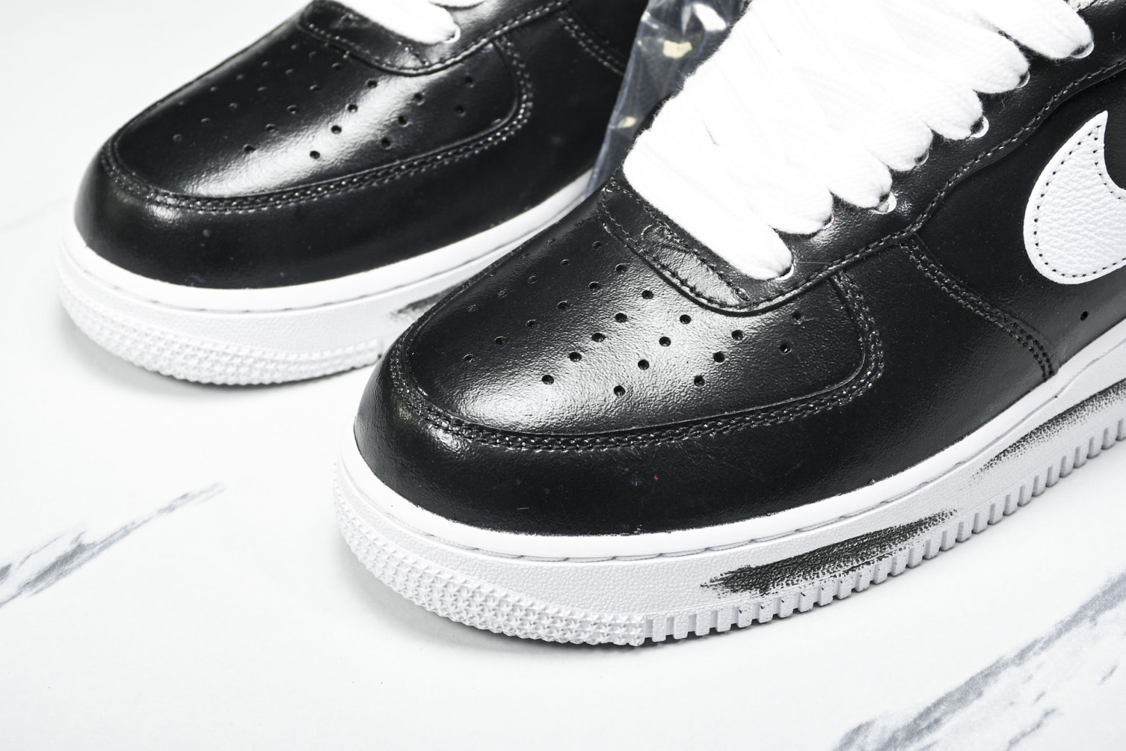 小雏菊 权志龙黑色 尺码：36-47.5

纯原出品-PEACEMINUSONE x AF1 权志龙小雏