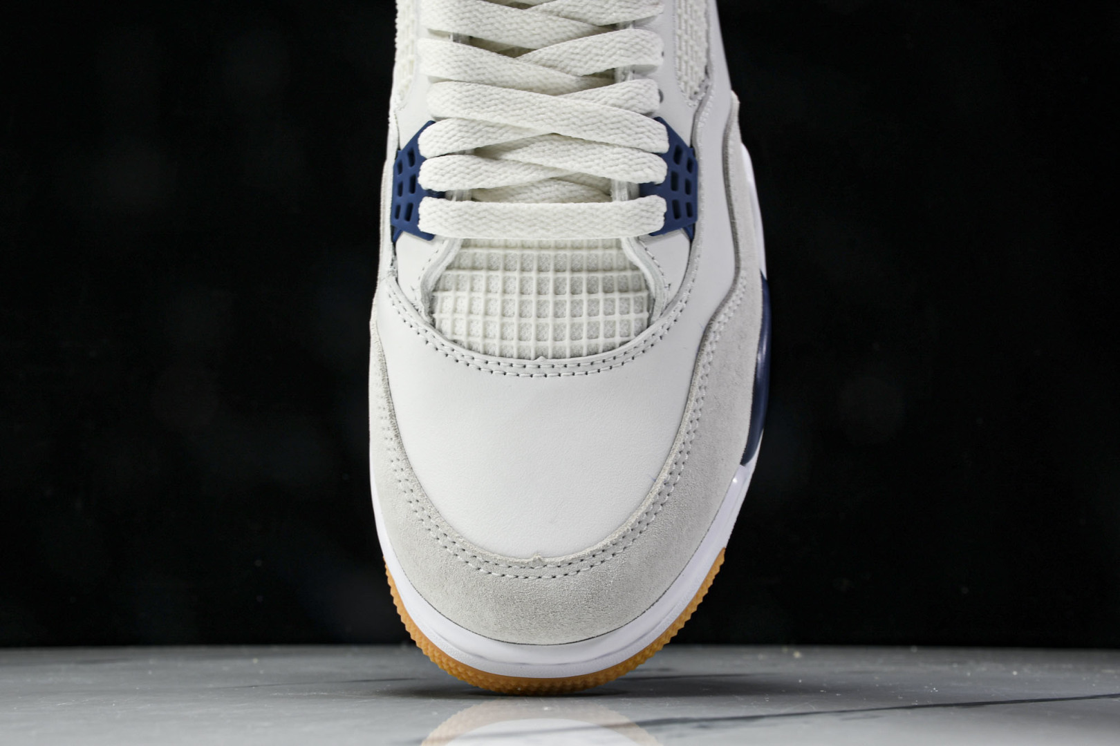 AJ4 尺码36-47.5

纯原版出品-Air Jordan 4 Retro SB Navy 海军蓝 