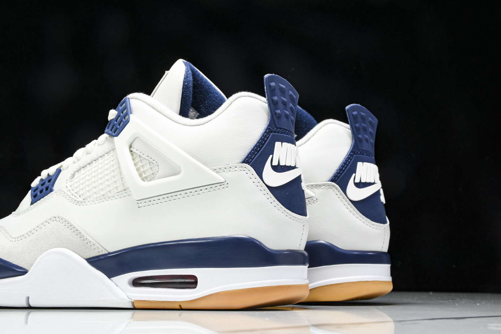 AJ4 尺码36-47.5

纯原版出品-Air Jordan 4 Retro SB Navy 海军蓝 