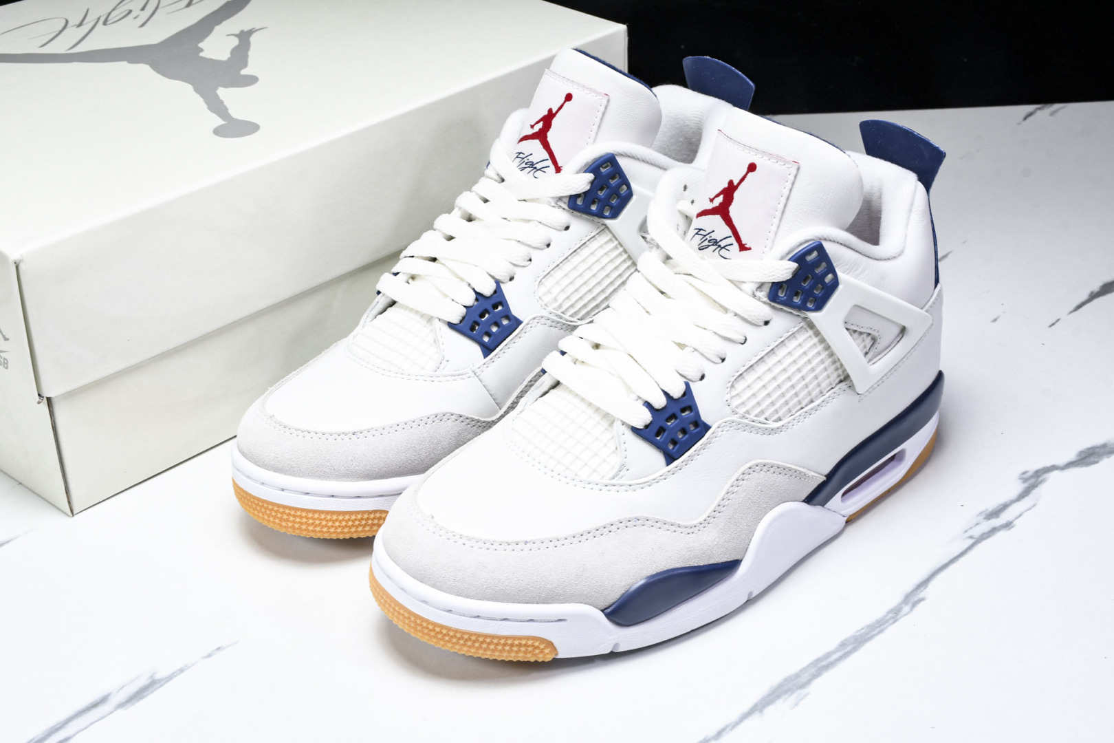 AJ4 尺码36-47.5

纯原版出品-Air Jordan 4 Retro SB Navy 海军蓝 