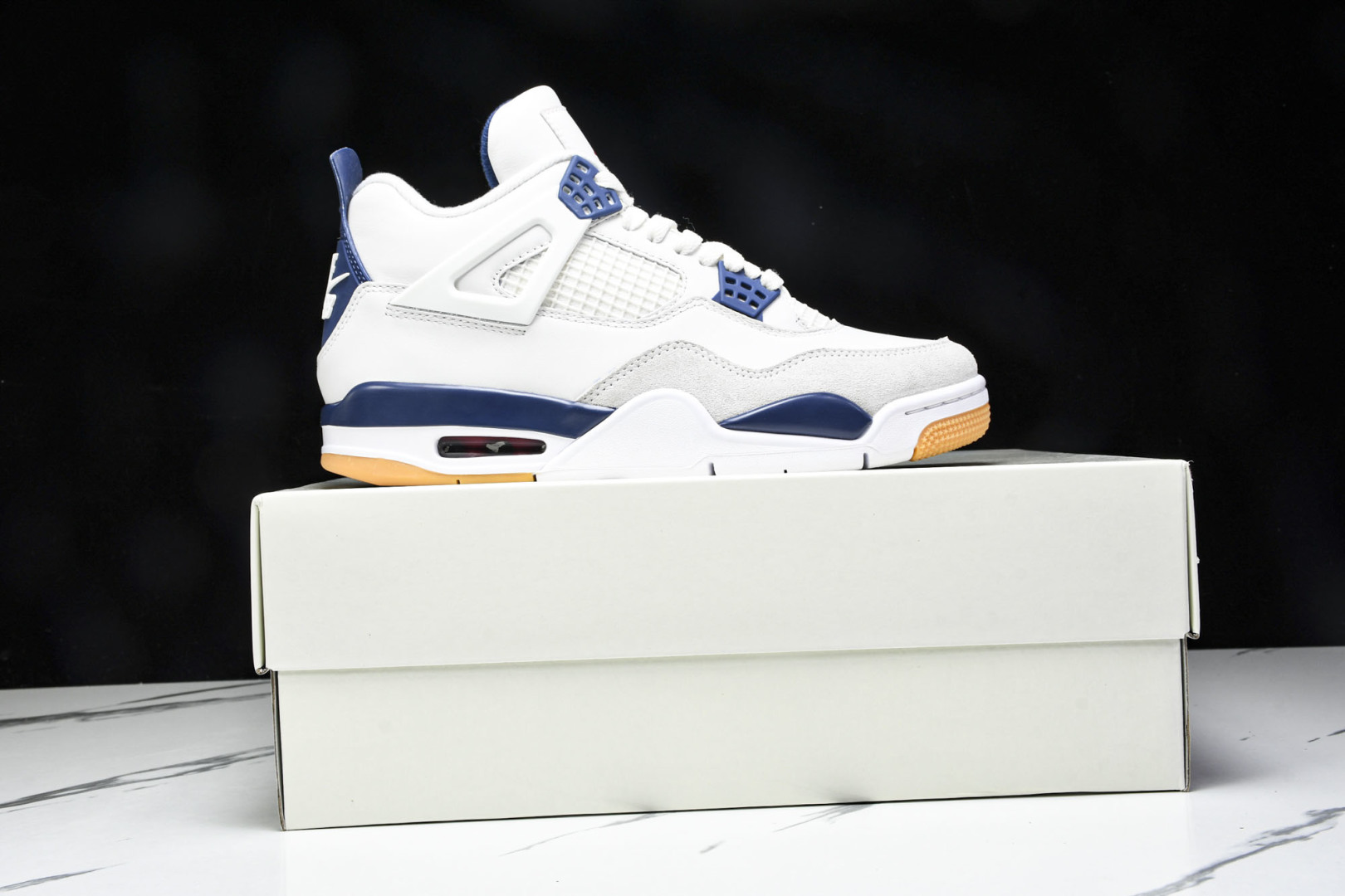 AJ4 尺码36-47.5

纯原版出品-Air Jordan 4 Retro SB Navy 海军蓝 