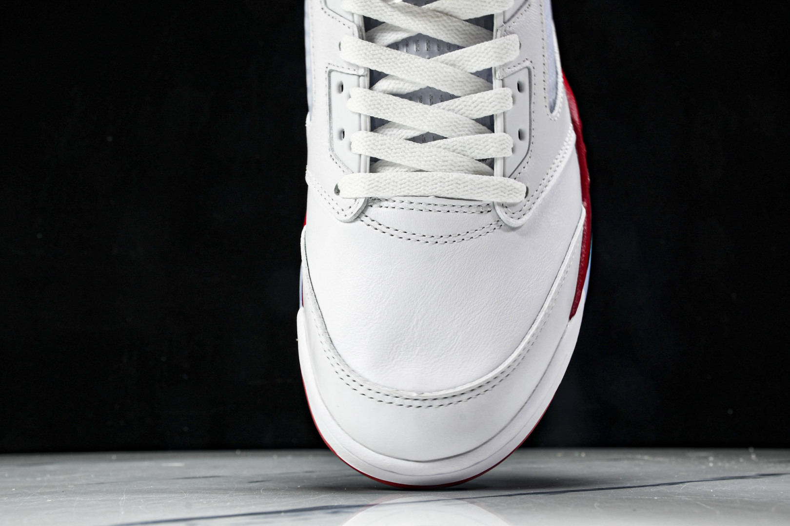 AJ5 尺码40.5-47.5

纯原版出品-Air Jordan 5 Retro Fire Red B