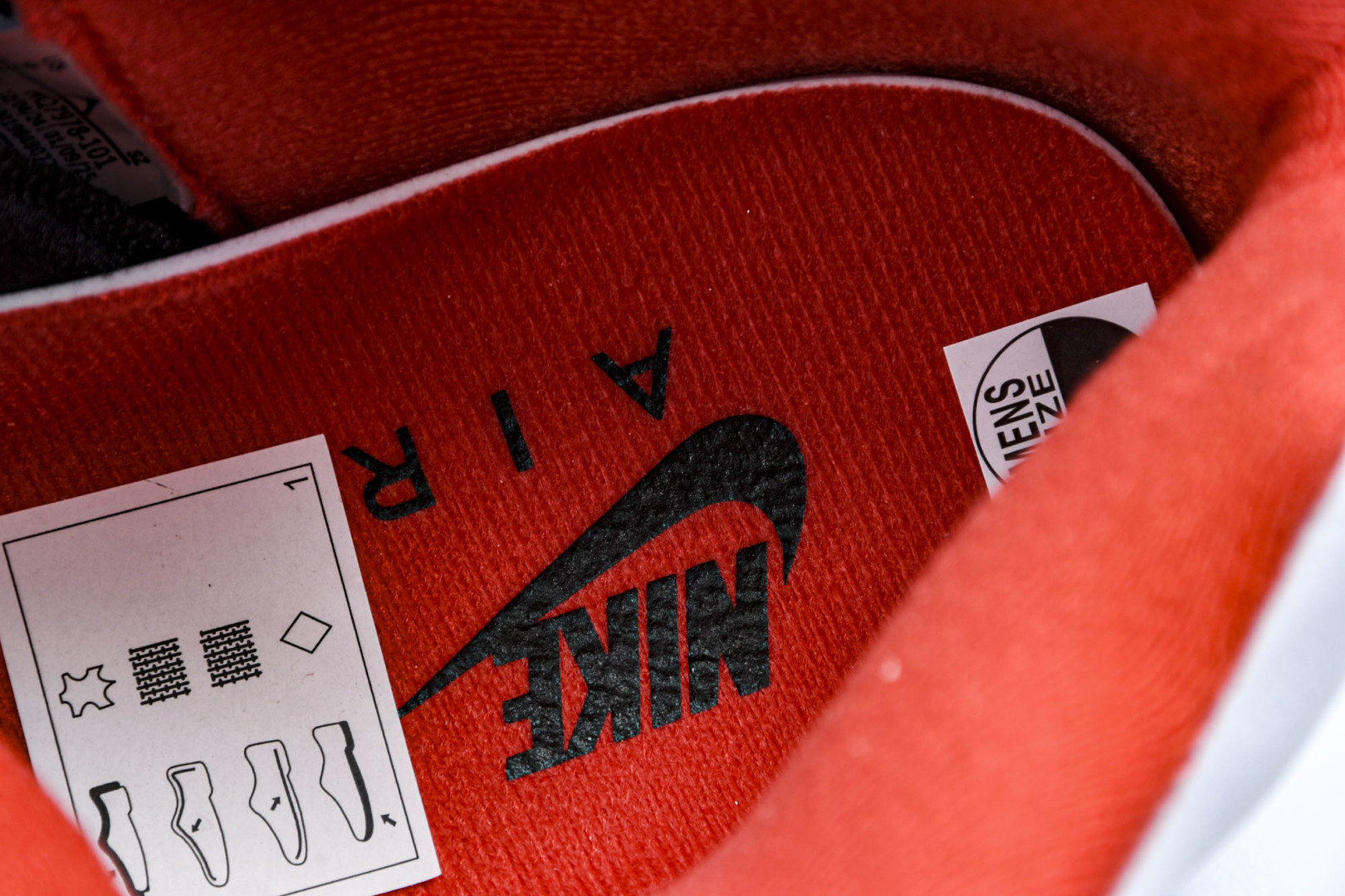 AJ5 尺码40.5-47.5

纯原版出品-Air Jordan 5 Retro Fire Red B
