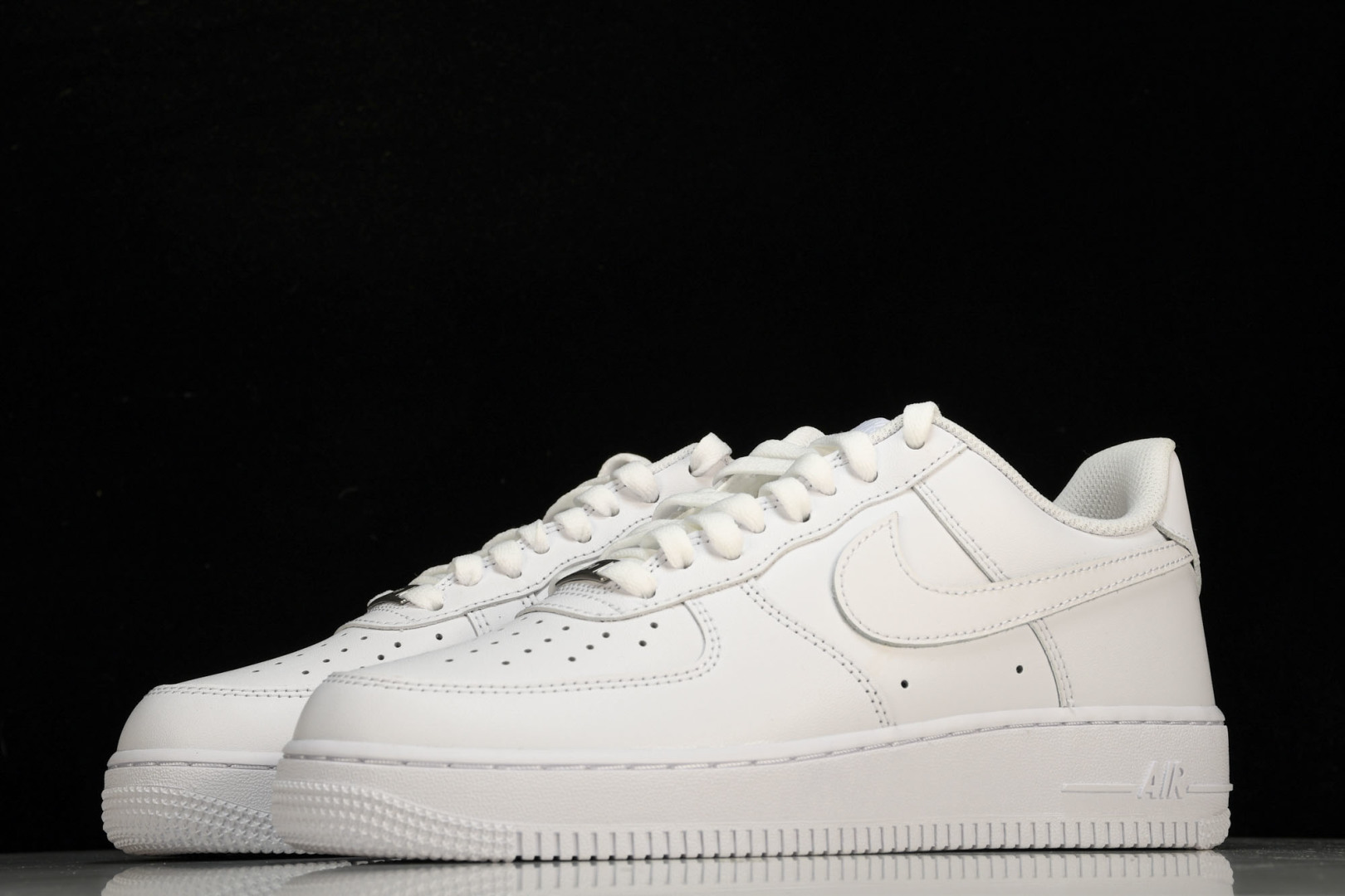 AF1 尺码36-47.5

纯原出品-Air Force 1 Low '07 White 白色 CW2