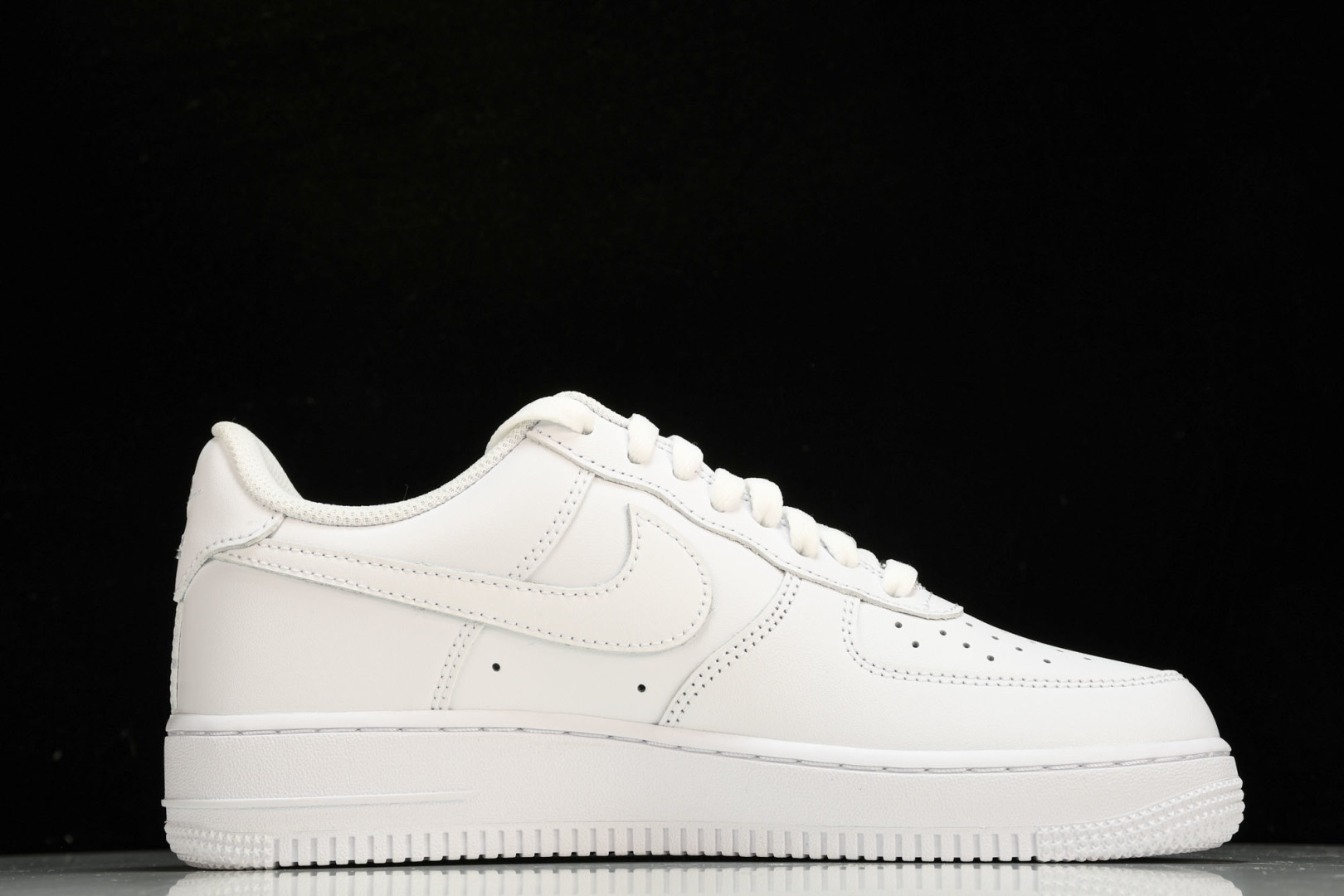 AF1 尺码36-47.5

纯原出品-Air Force 1 Low '07 White 白色 CW2