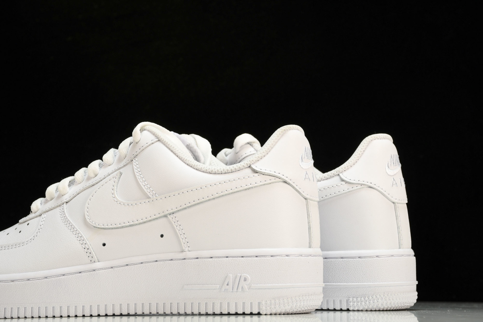 AF1 尺码36-47.5

纯原出品-Air Force 1 Low '07 White 白色 CW2