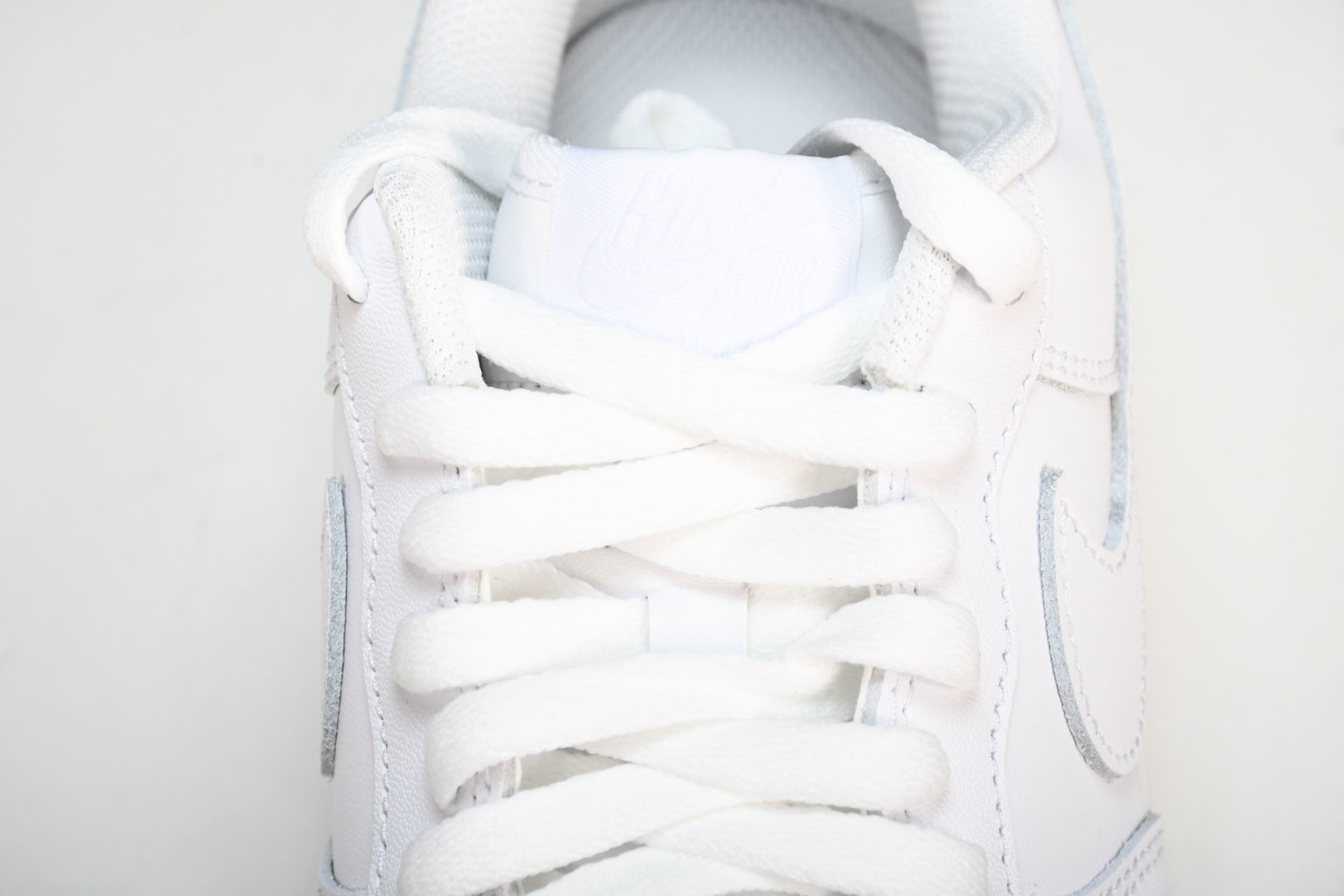 AF1 尺码36-47.5

纯原出品-Air Force 1 Low '07 White 白色 CW2