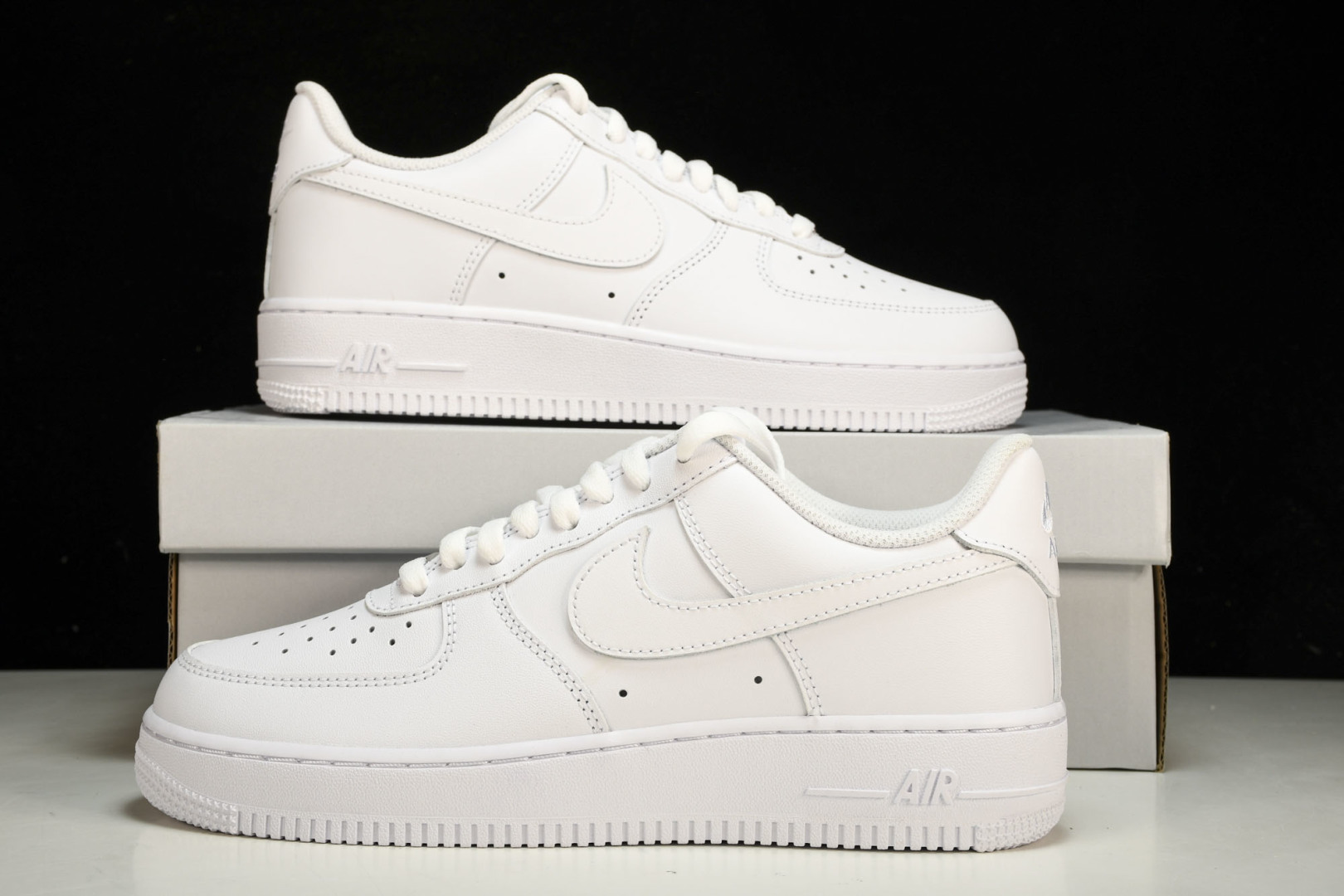 AF1 尺码36-47.5

纯原出品-Air Force 1 Low '07 White 白色 CW2