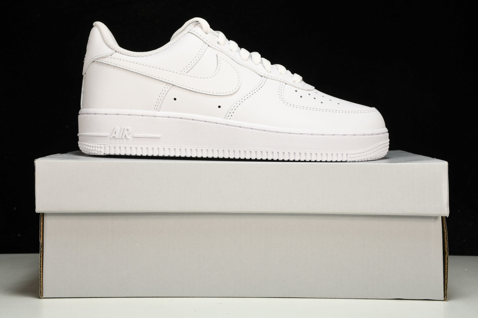 AF1 尺码36-47.5

纯原出品-Air Force 1 Low '07 White 白色 CW2