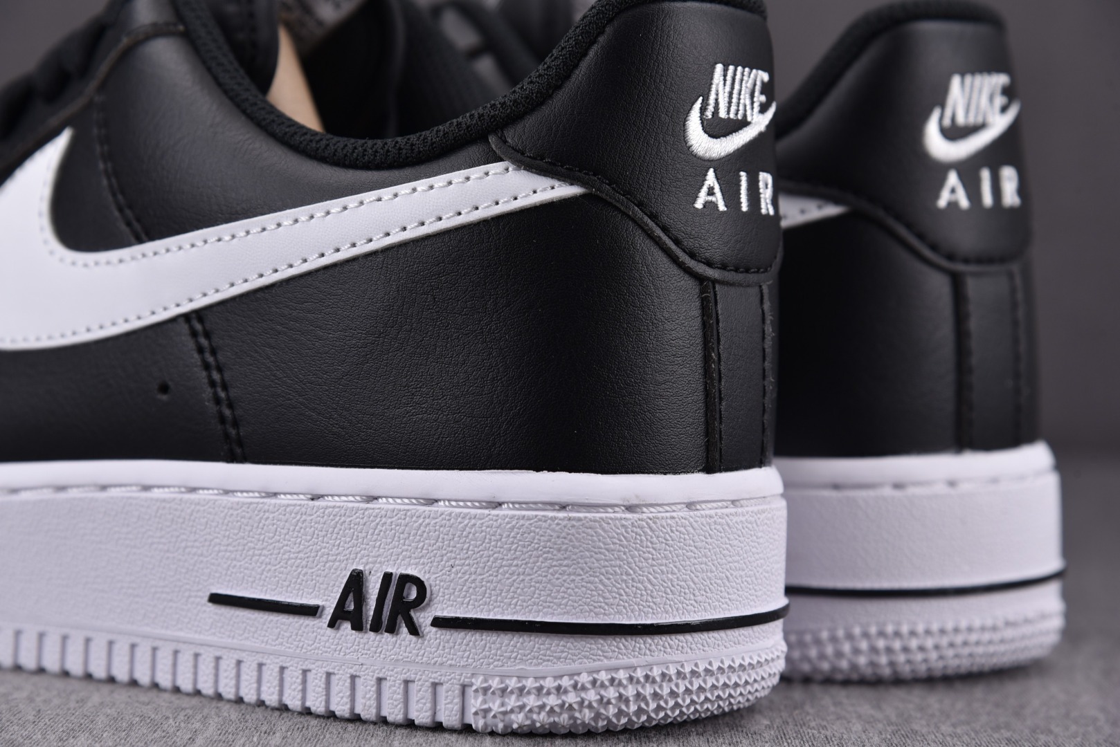 AF1 小权志龙 黑色 尺码：39-46

纯原版出品-Air Force 1‘07 小权志龙 黑色 C