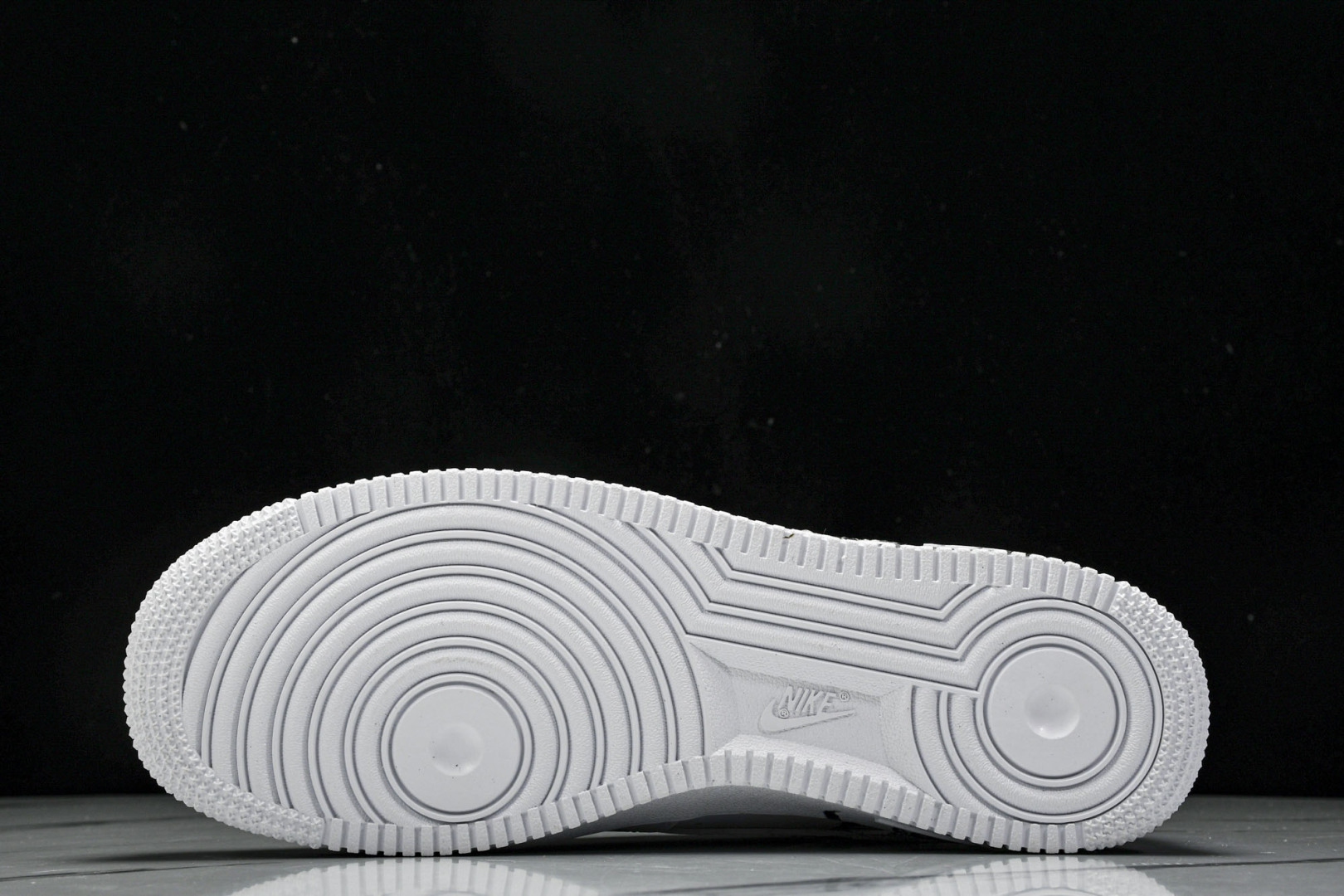 AF1 尺码35.5-48.5

纯原出品-CDG x Supreme x NK AF 1 Suprem