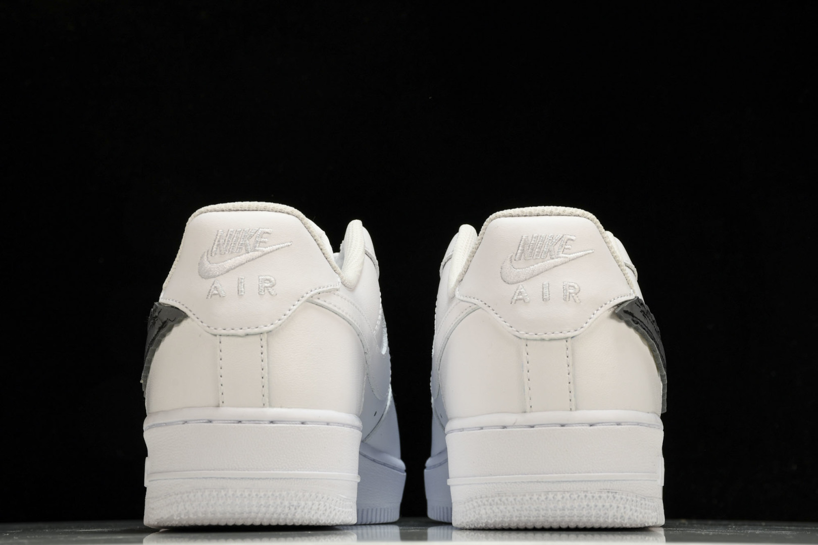 AF1空军 尺码36-46

纯原版出品-Air Force 1 Low DIY CW2288-111 