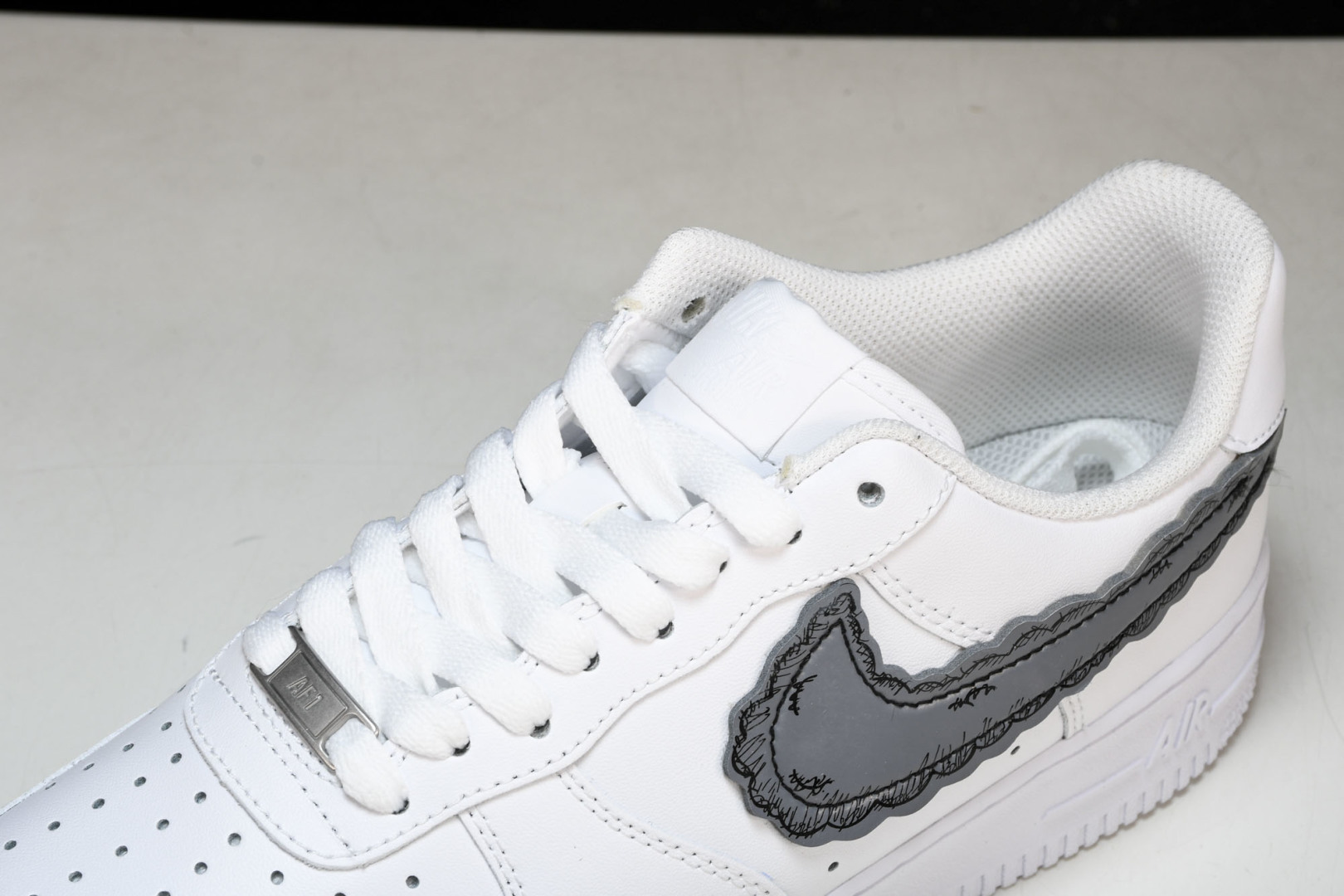 AF1空军 尺码36-46

纯原版出品-Air Force 1 Low DIY CW2288-111 