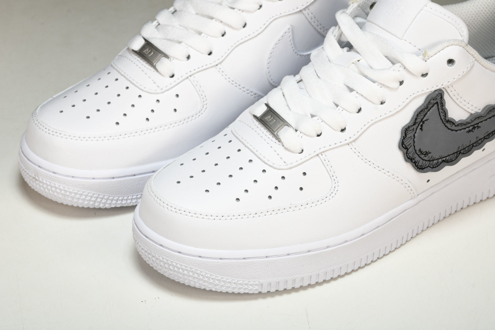 AF1空军 尺码36-46

纯原版出品-Air Force 1 Low DIY CW2288-111 