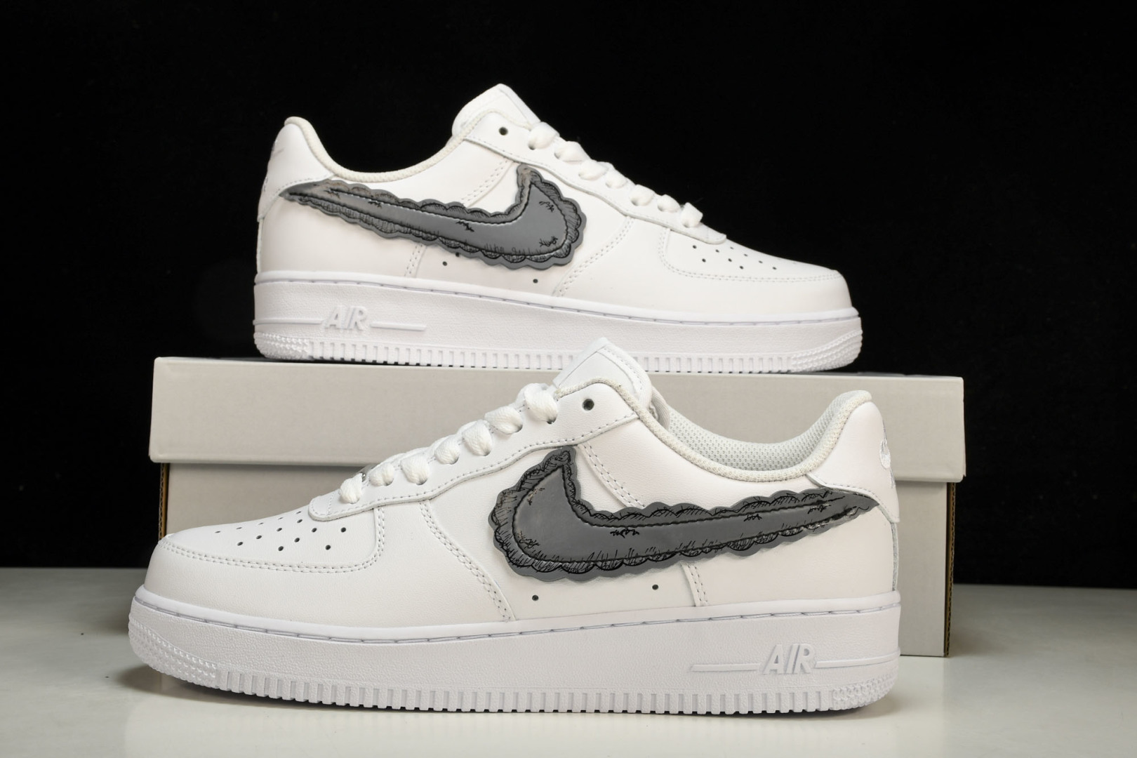AF1空军 尺码36-46

纯原版出品-Air Force 1 Low DIY CW2288-111 