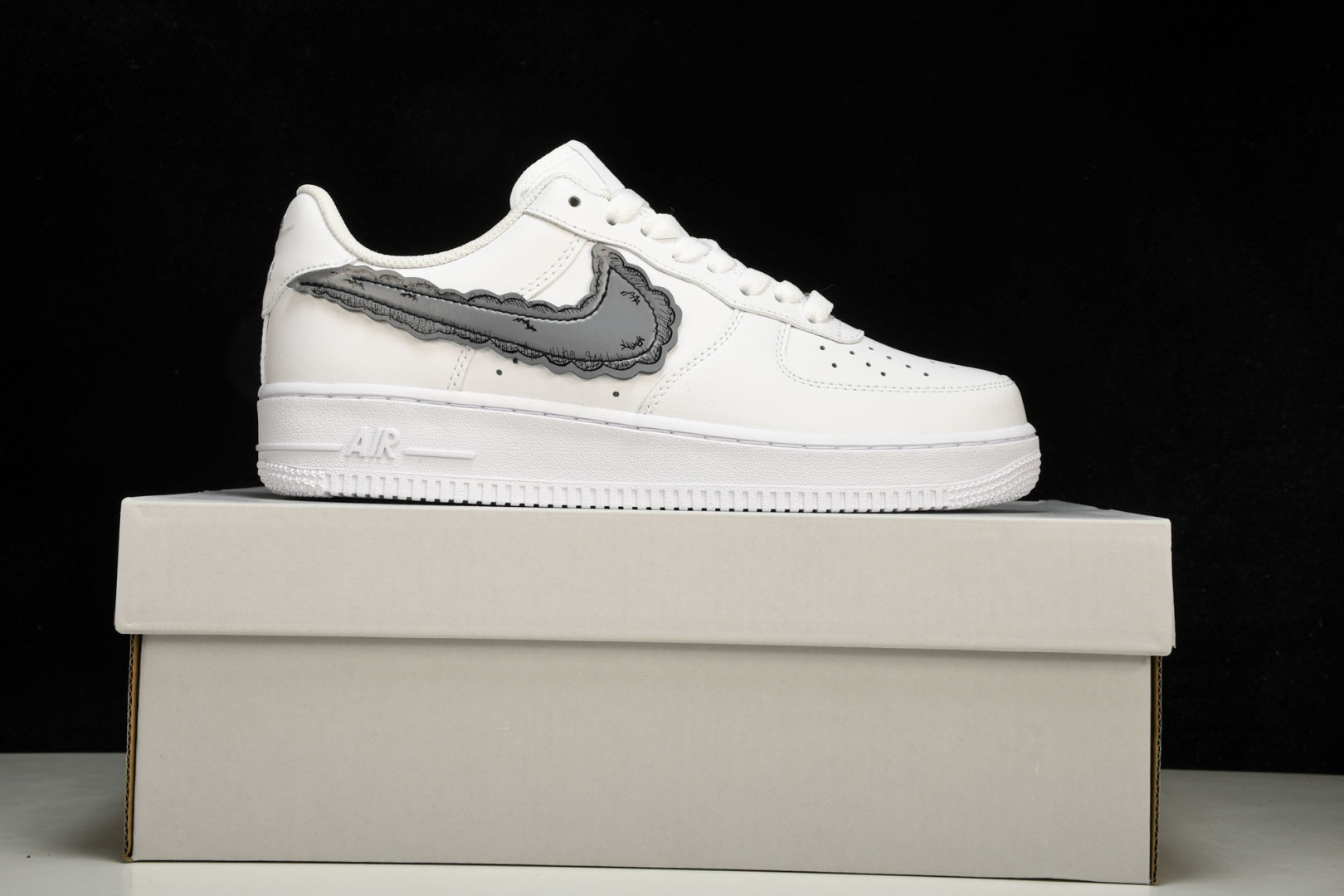 AF1空军 尺码36-46

纯原版出品-Air Force 1 Low DIY CW2288-111 