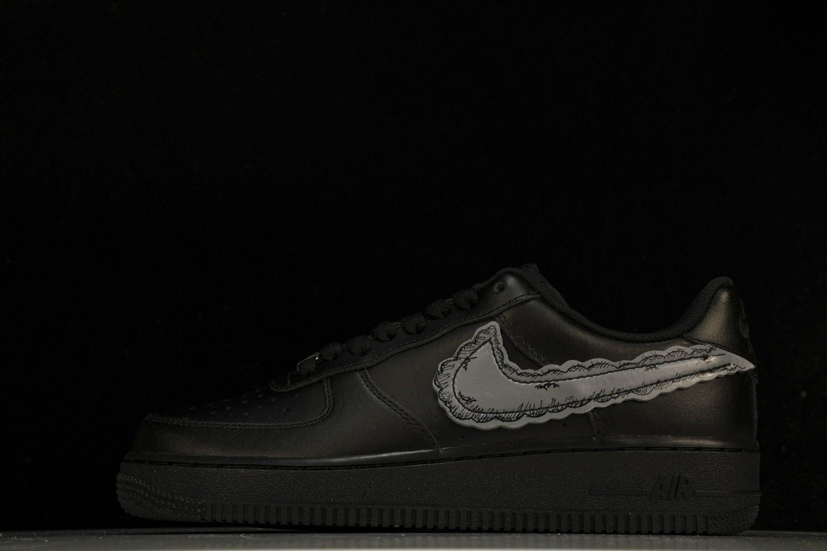 AF1空军 尺码36-46

纯原版出品-Air Force 1 Low DIY CW2288-001 