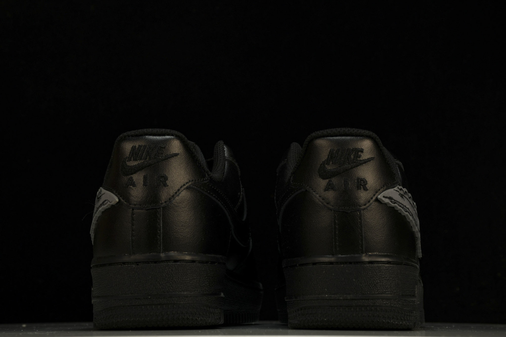 AF1空军 尺码36-46

纯原版出品-Air Force 1 Low DIY CW2288-001 