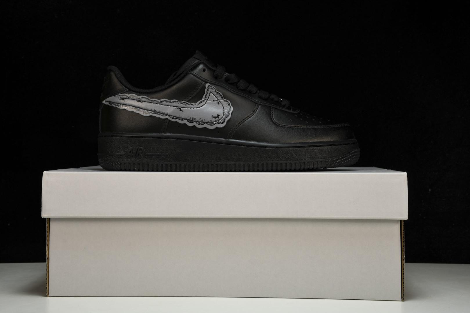 AF1空军 尺码36-46

纯原版出品-Air Force 1 Low DIY CW2288-001 