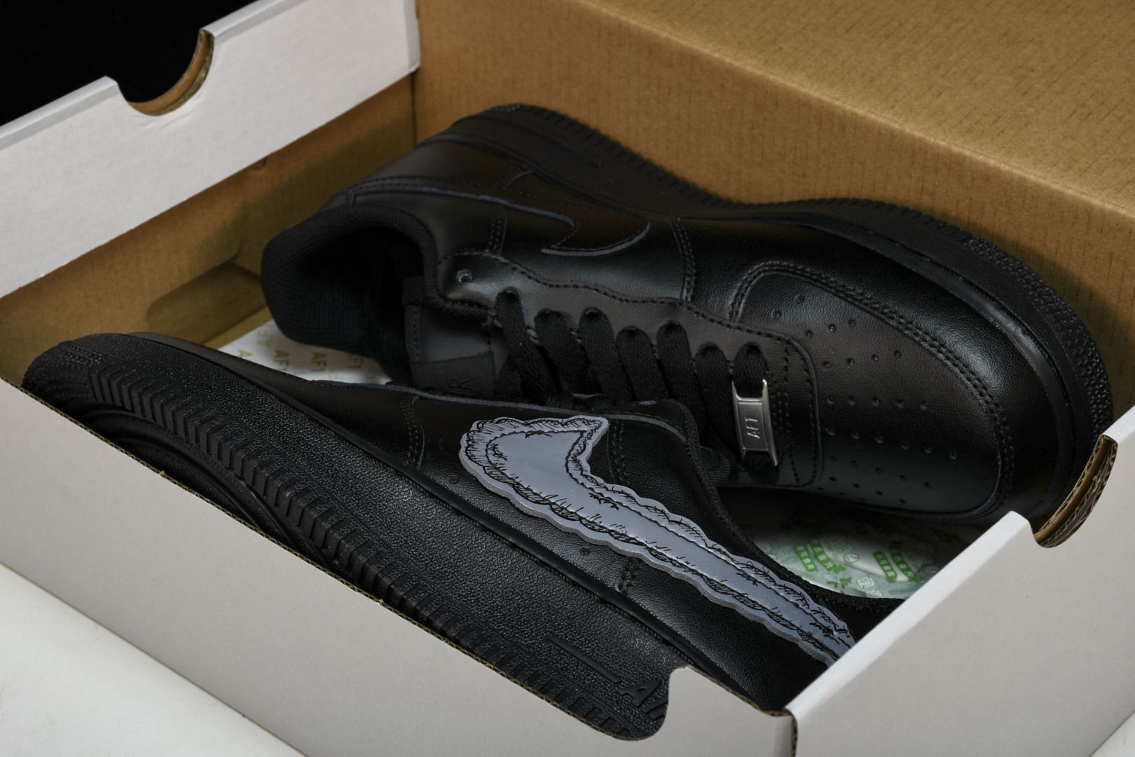 AF1空军 尺码36-46

纯原版出品-Air Force 1 Low DIY CW2288-001 